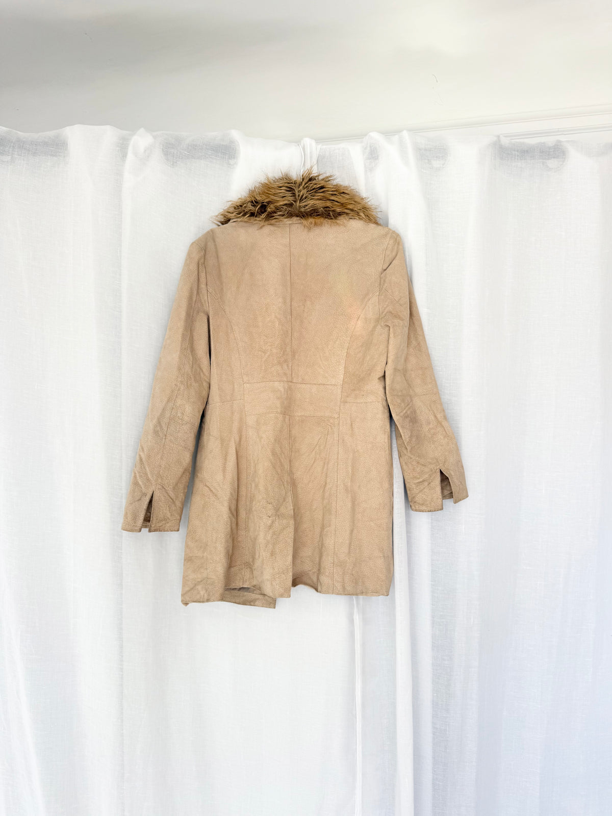 ✦ vintage Y2K genuine leather coat w/ faux fur collar
