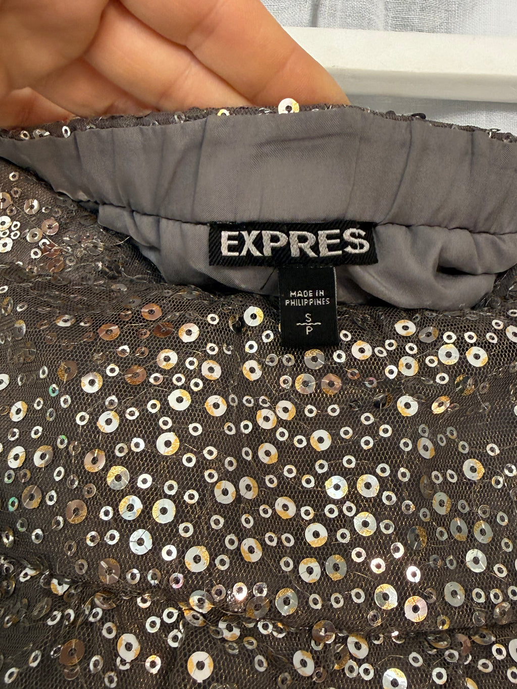 ✨ vintage express silver sequin ruffle mini skirt ✨