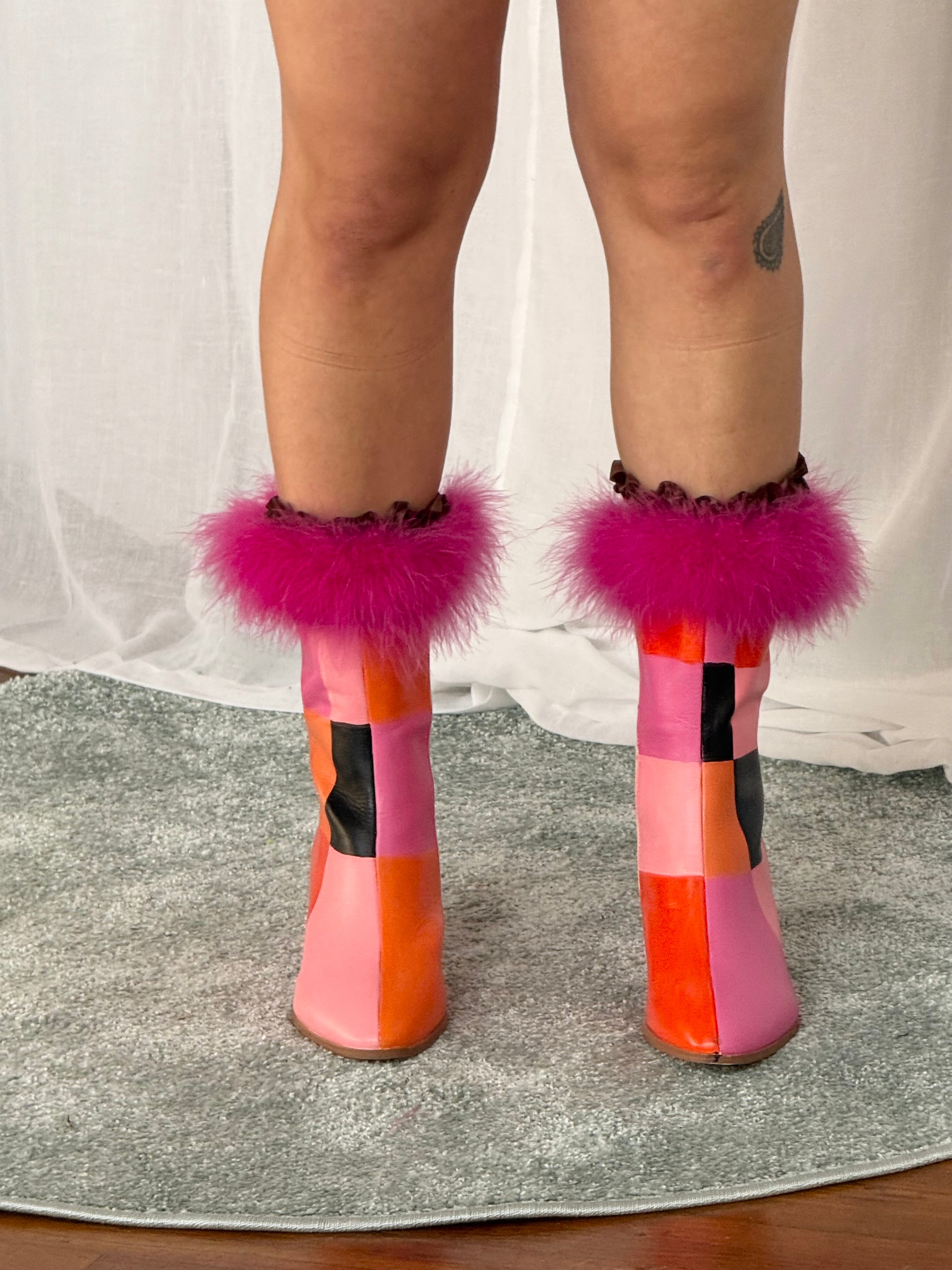 ✿ ruffled feathers checker boots ✿ (size 10)