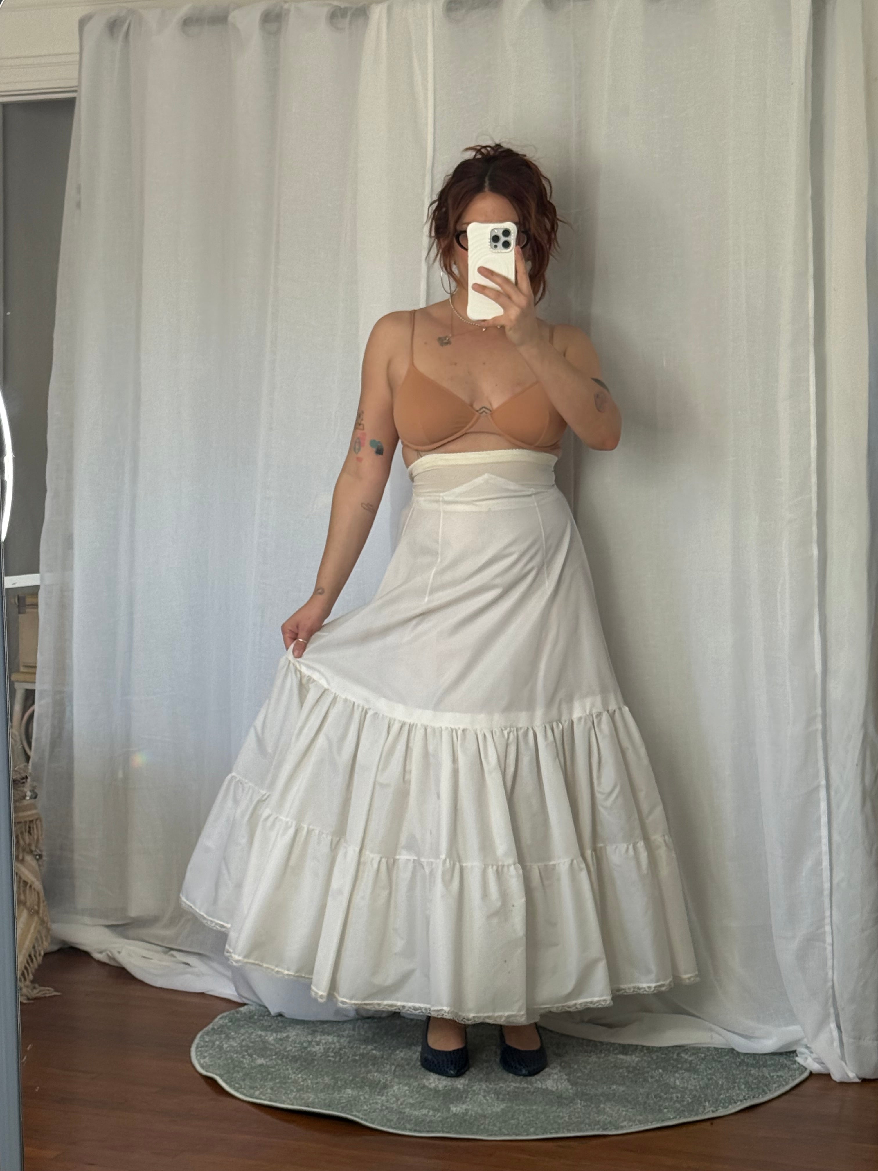 𓆩♡𓆪 vintage ivory tiered slip skirt 𓆩♡𓆪