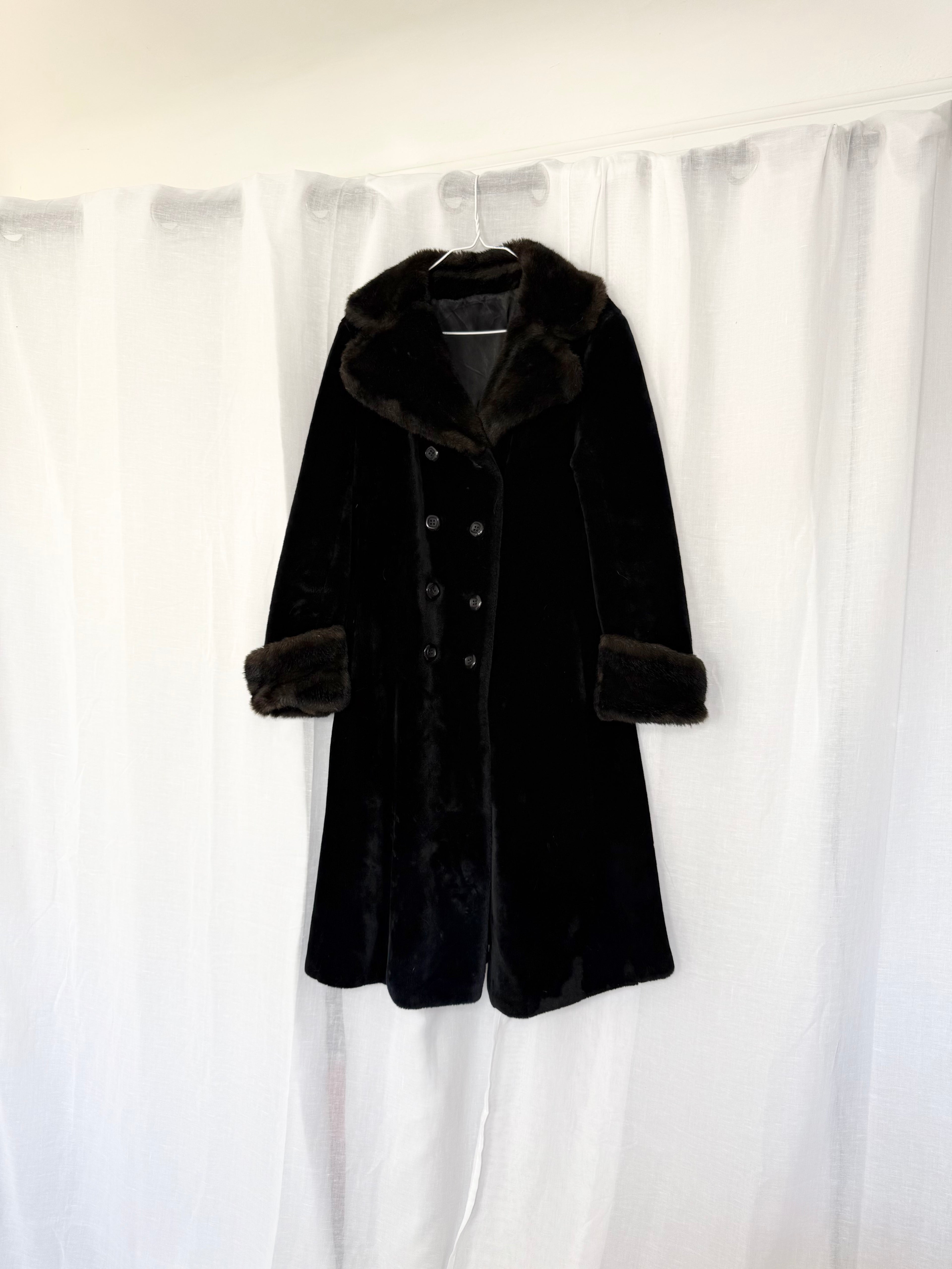 🖤 vintage faux fur double-breasted coat 🖤