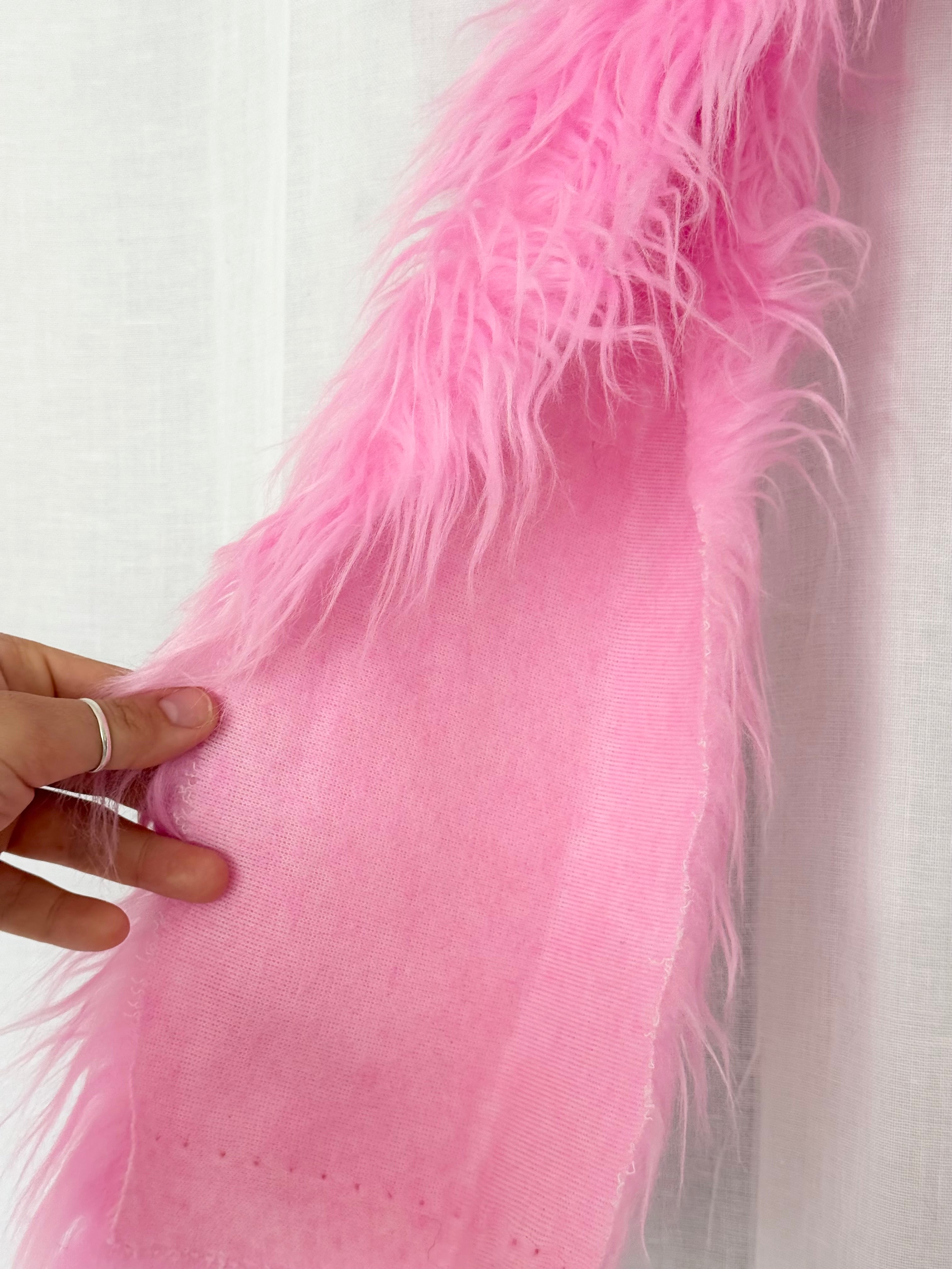 ˚｡⋆୨୧˚ hot pink faux fur scarf ˚୨୧⋆｡˚ ⋆