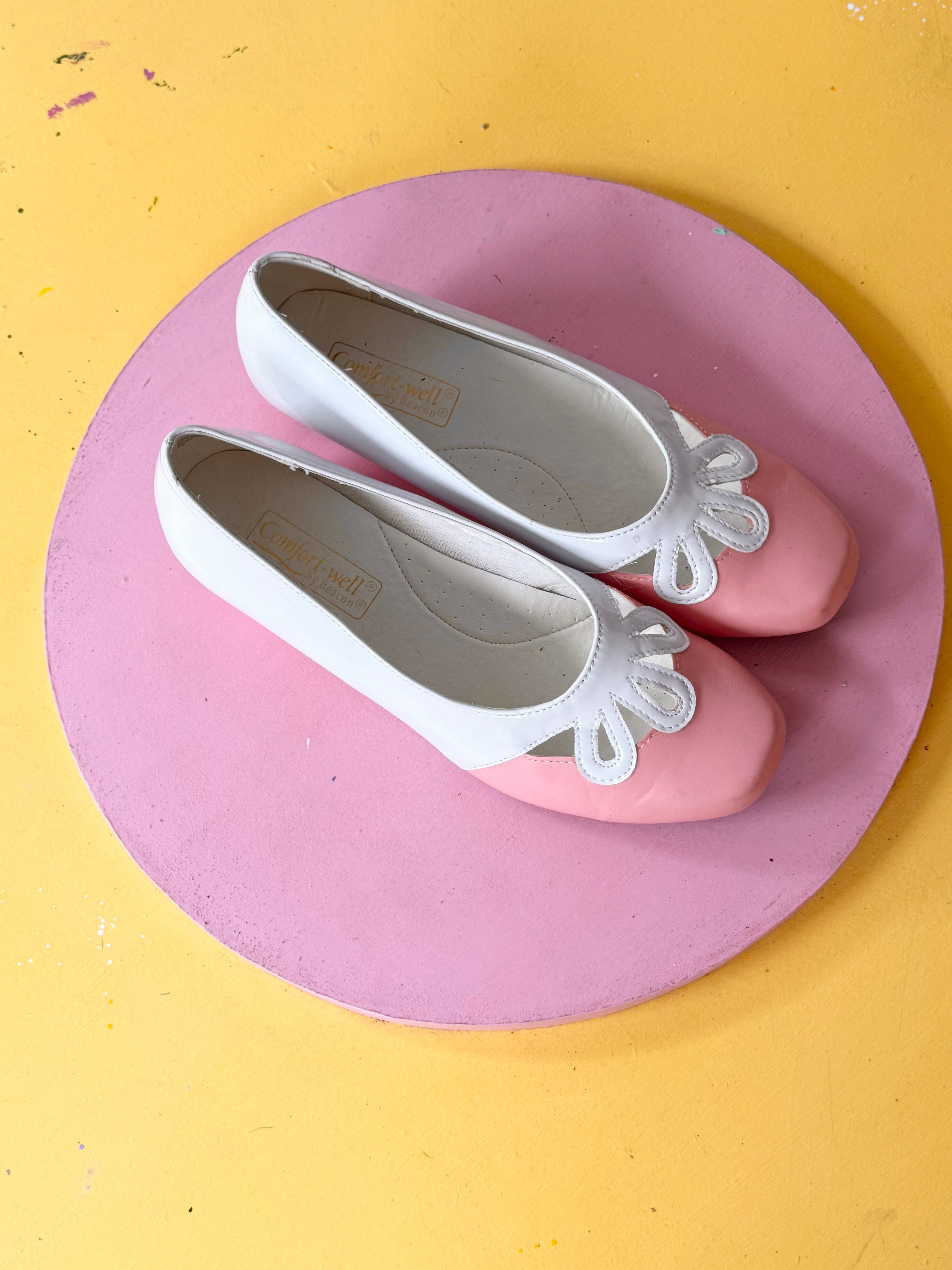 ✿ vintage pink and white mod heels ✿ (size 8.5)