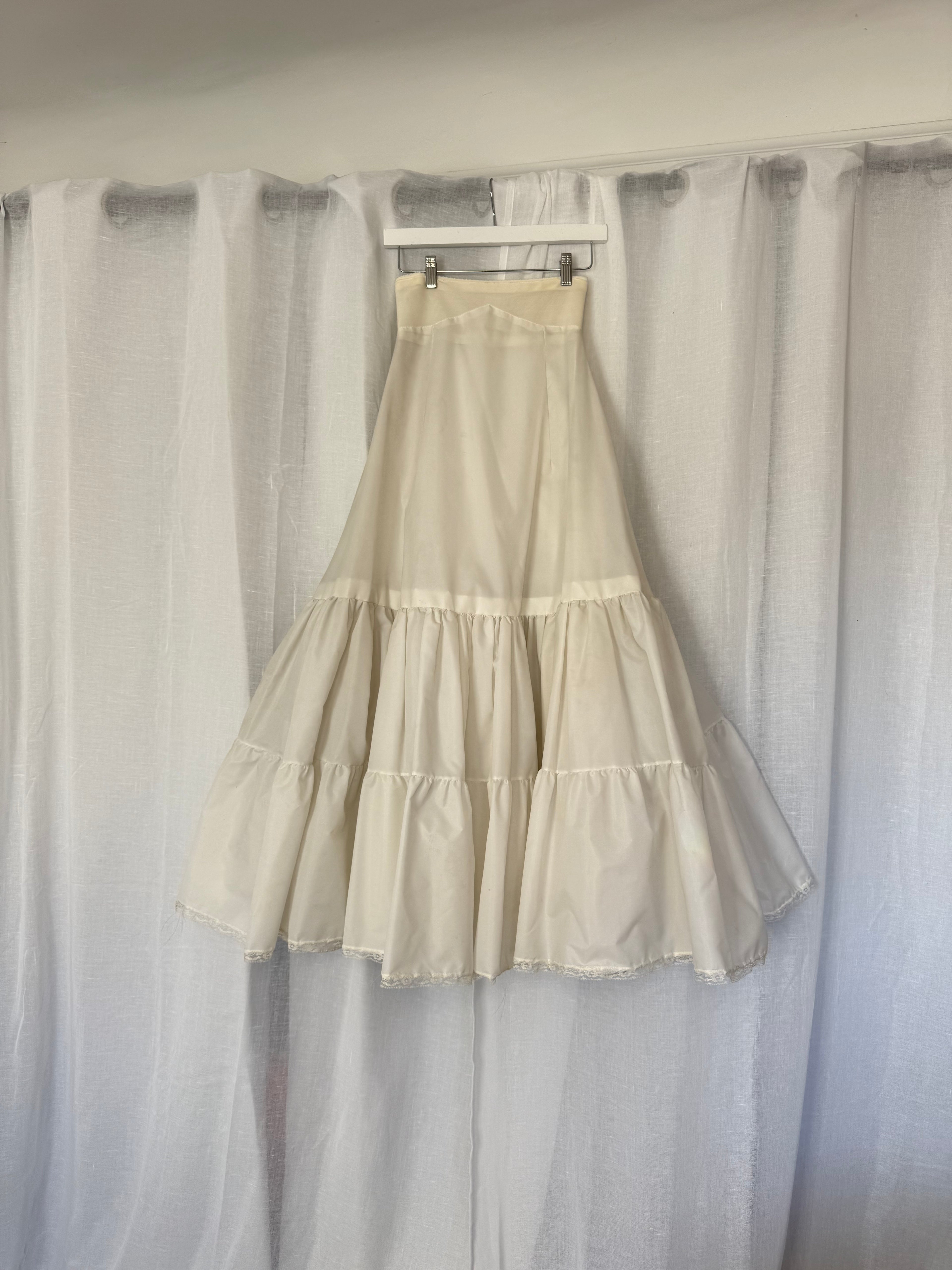 𓆩♡𓆪 vintage ivory tiered slip skirt 𓆩♡𓆪