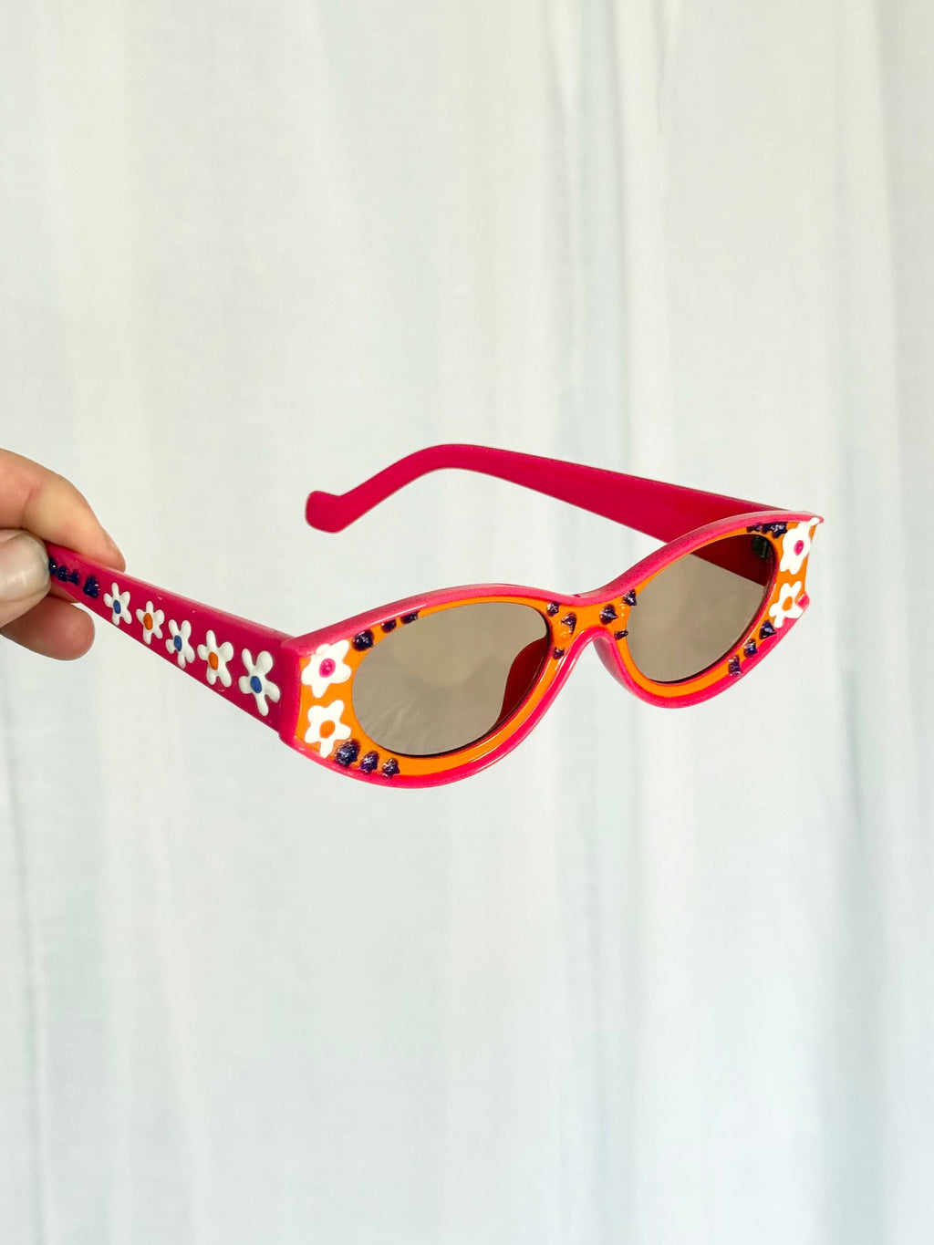 hot pink daisy micro sunglasses