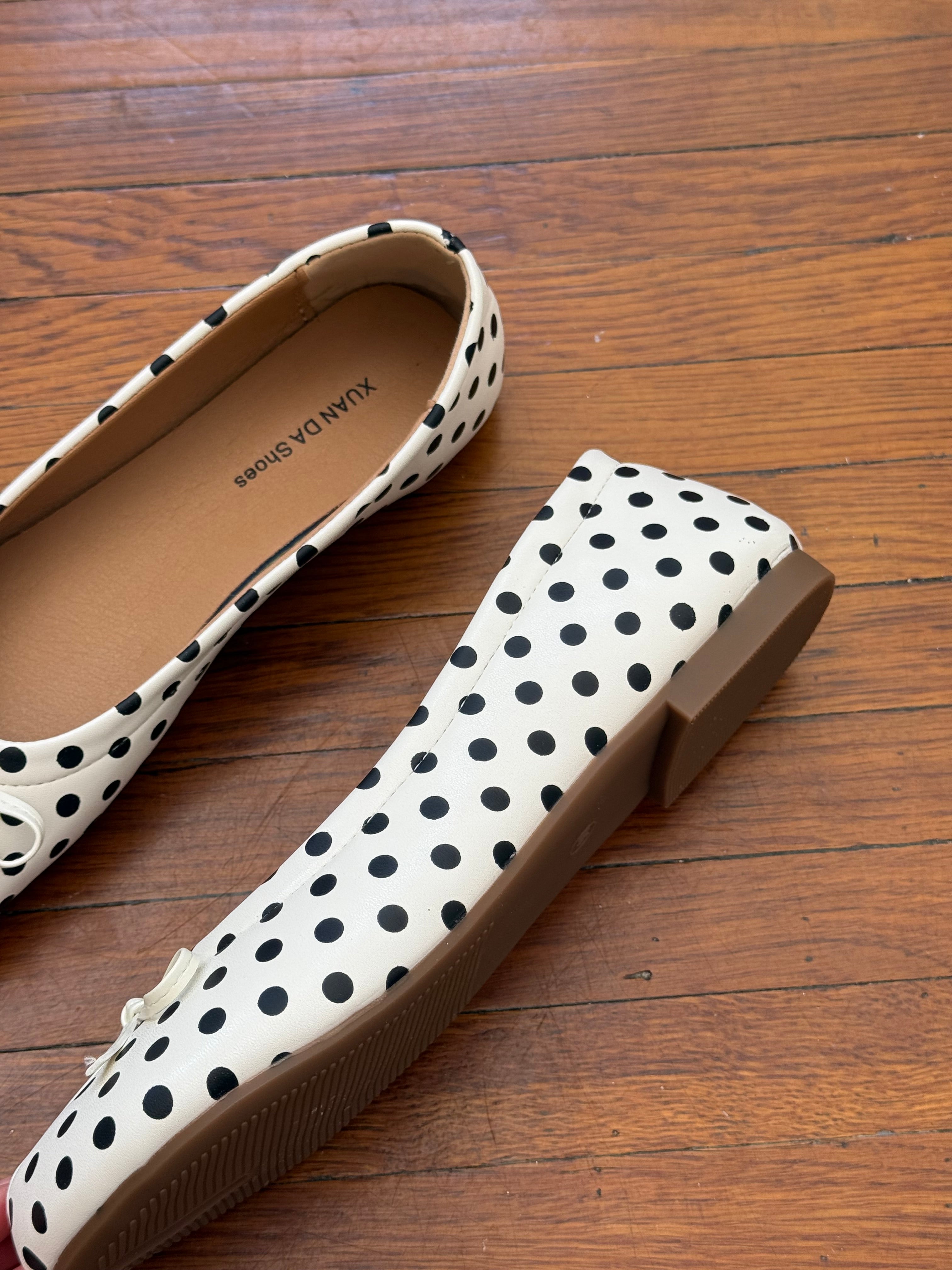 ✿ black and white polka dot tabi ballet flats (size 8.5)