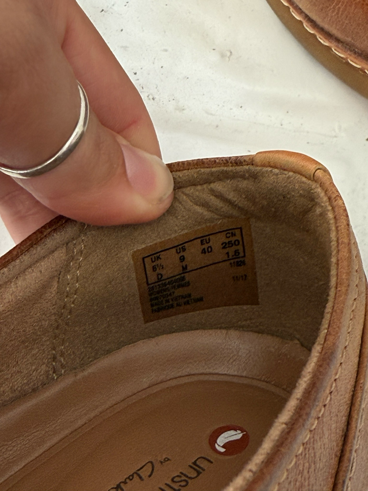 leather sandals (size 9)