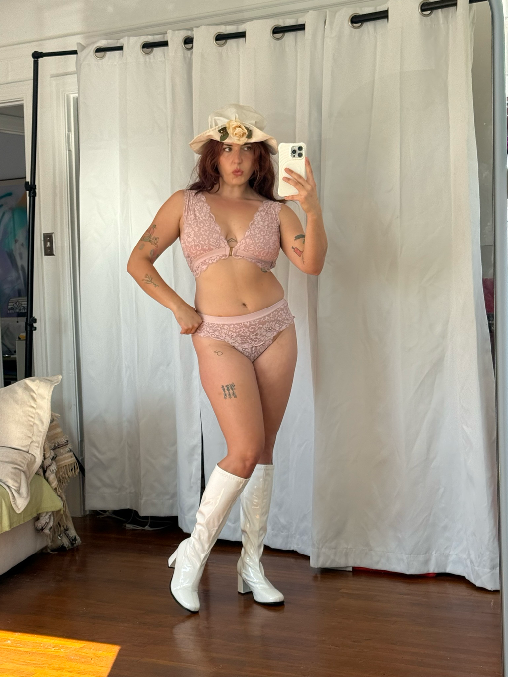 white gogo boots (size 5)