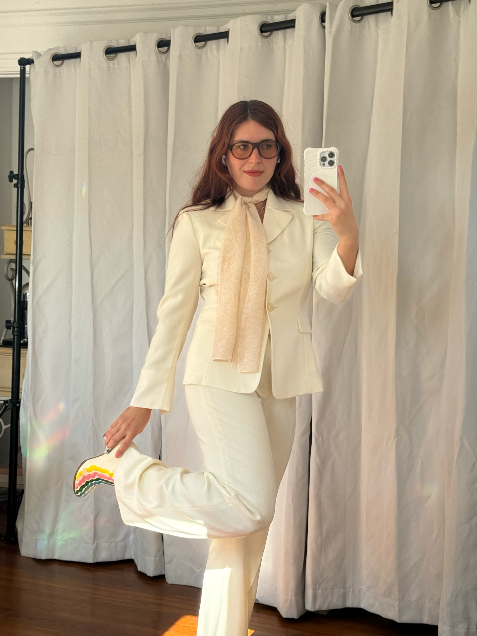 le suit cream suit set