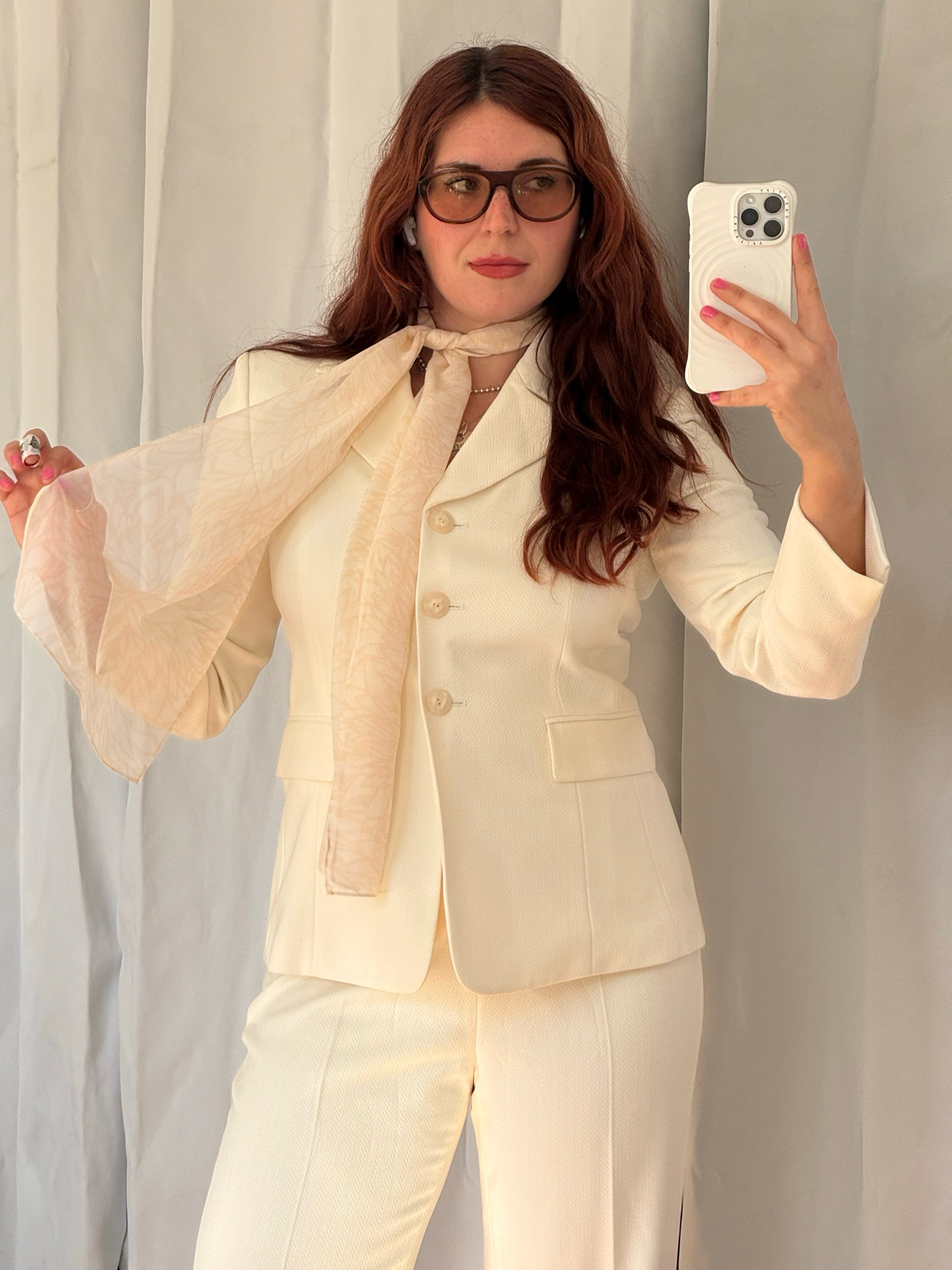 le suit cream suit set