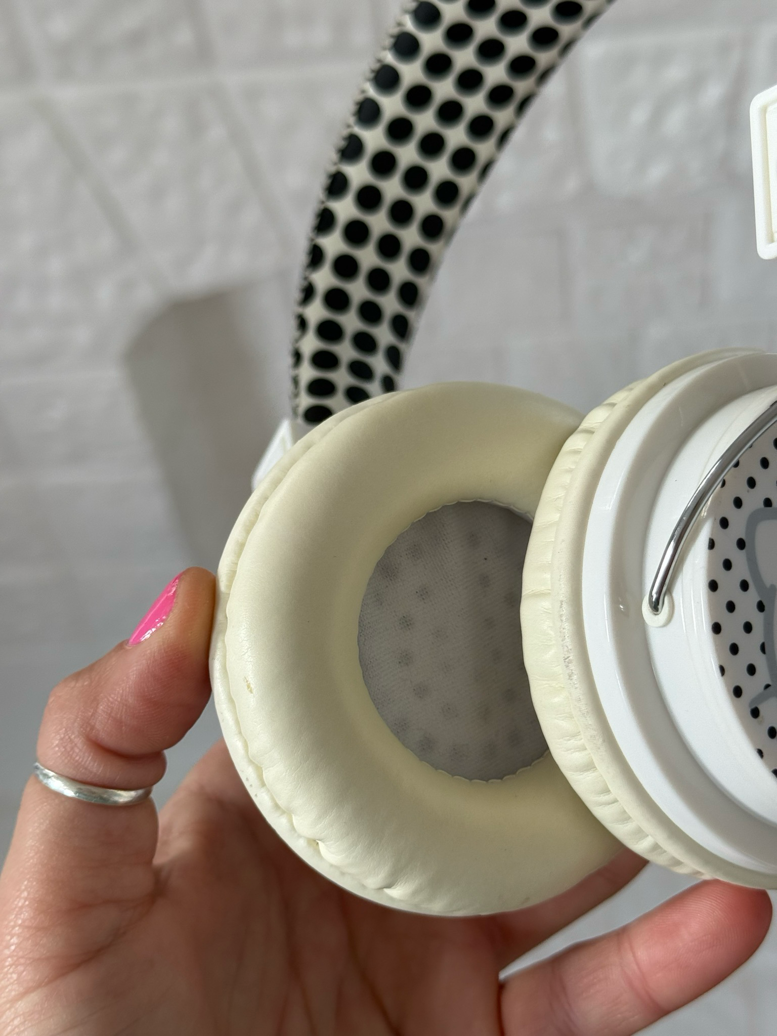 hello kitty headphones