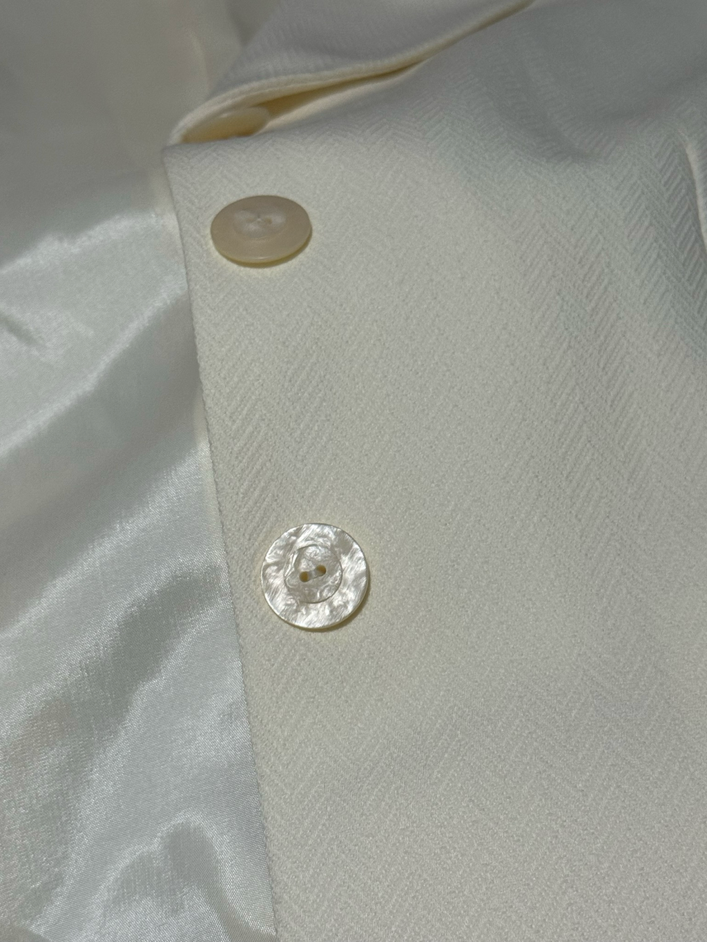 le suit cream suit set