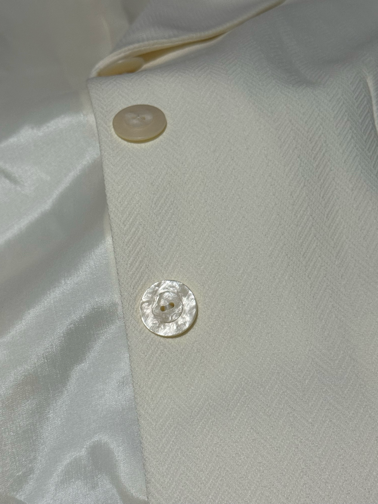 le suit cream suit set