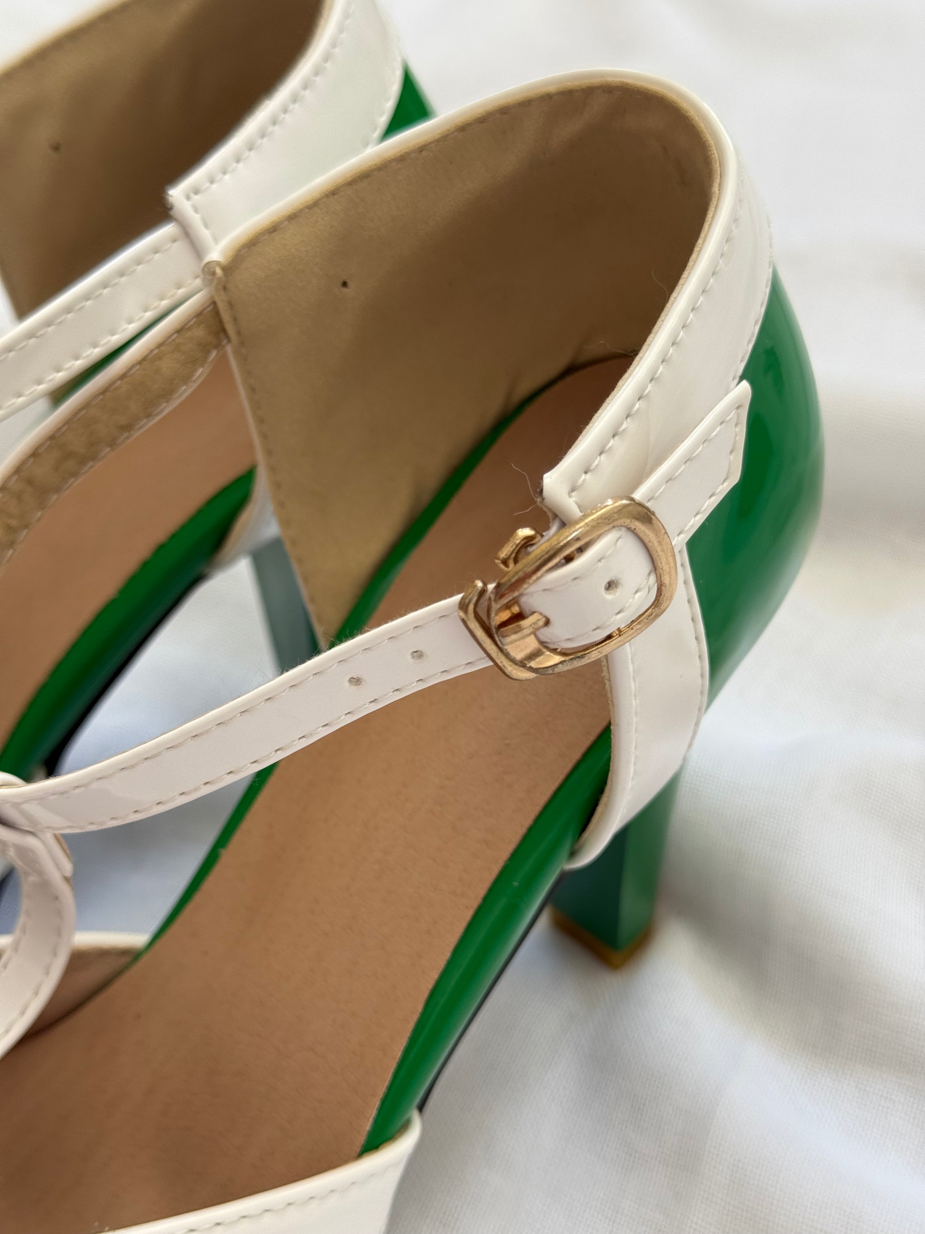 ✿ green bow pearl mary jane heels • (size 8)