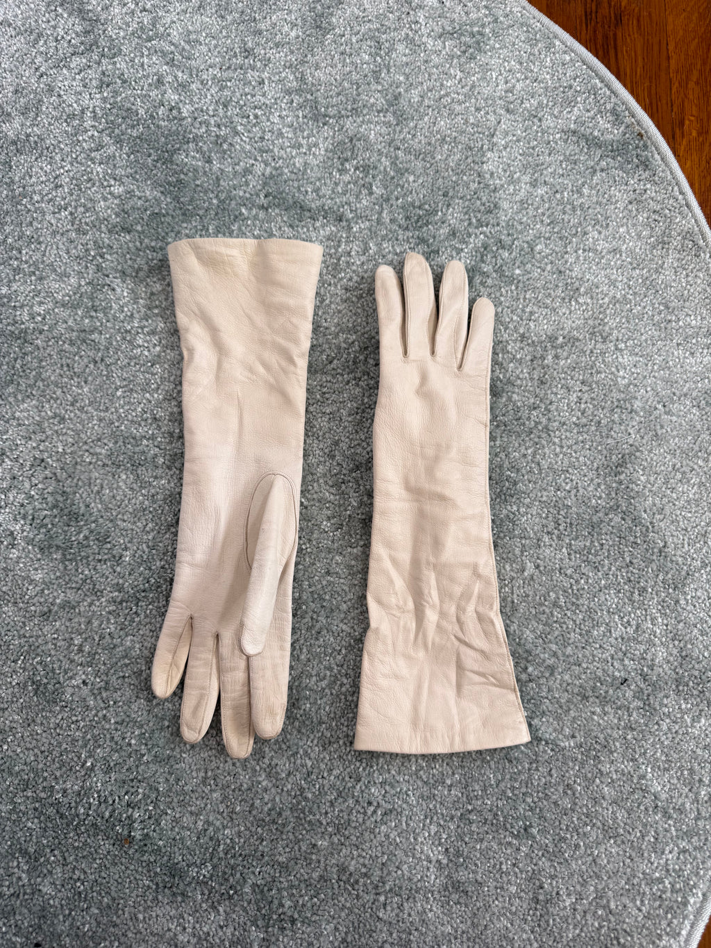 white vintage leather opera gloves ♡