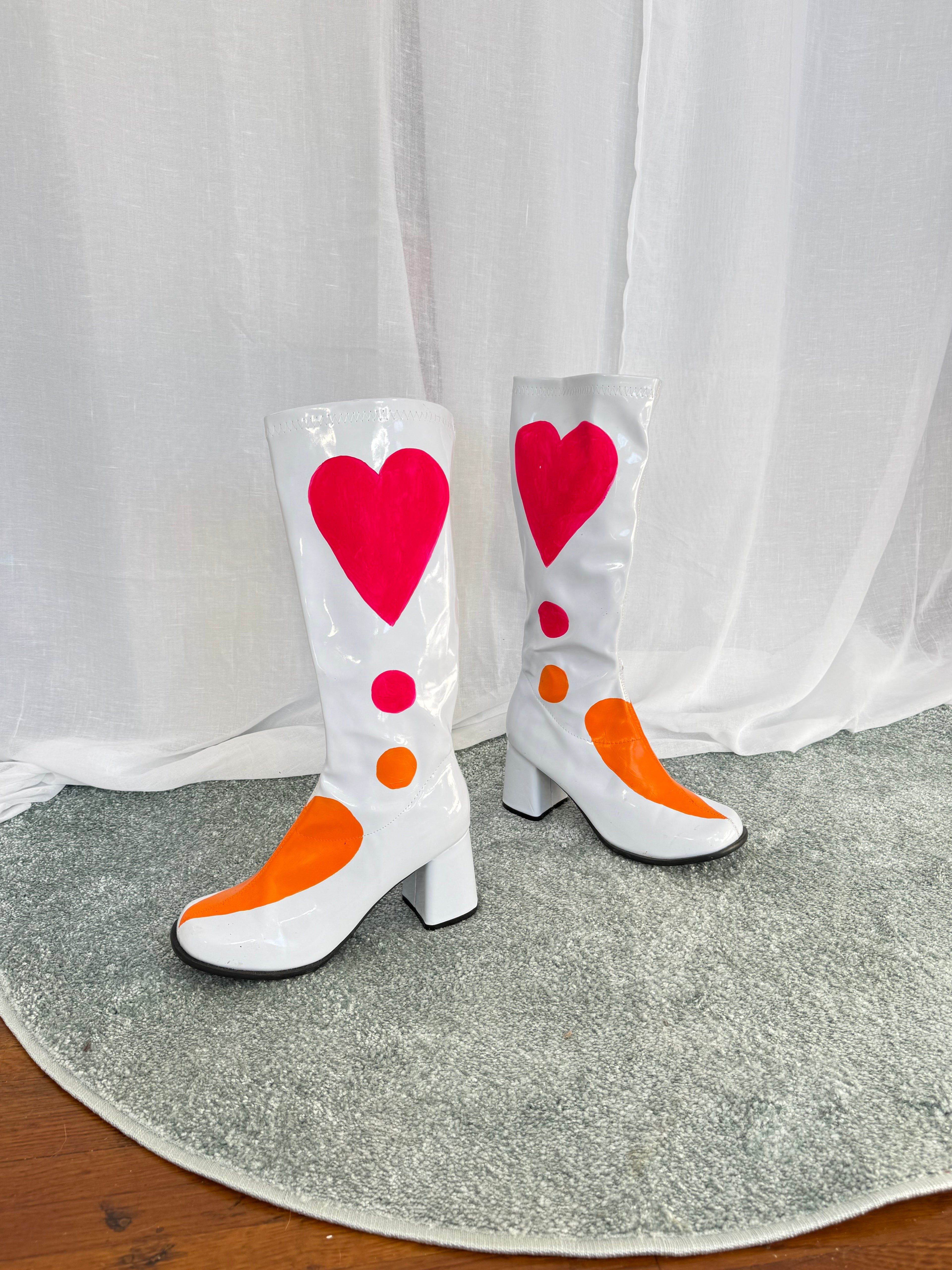 ⋆♡⋆ hand-painted heart go-go boots ⋆♡⋆ (size 11)