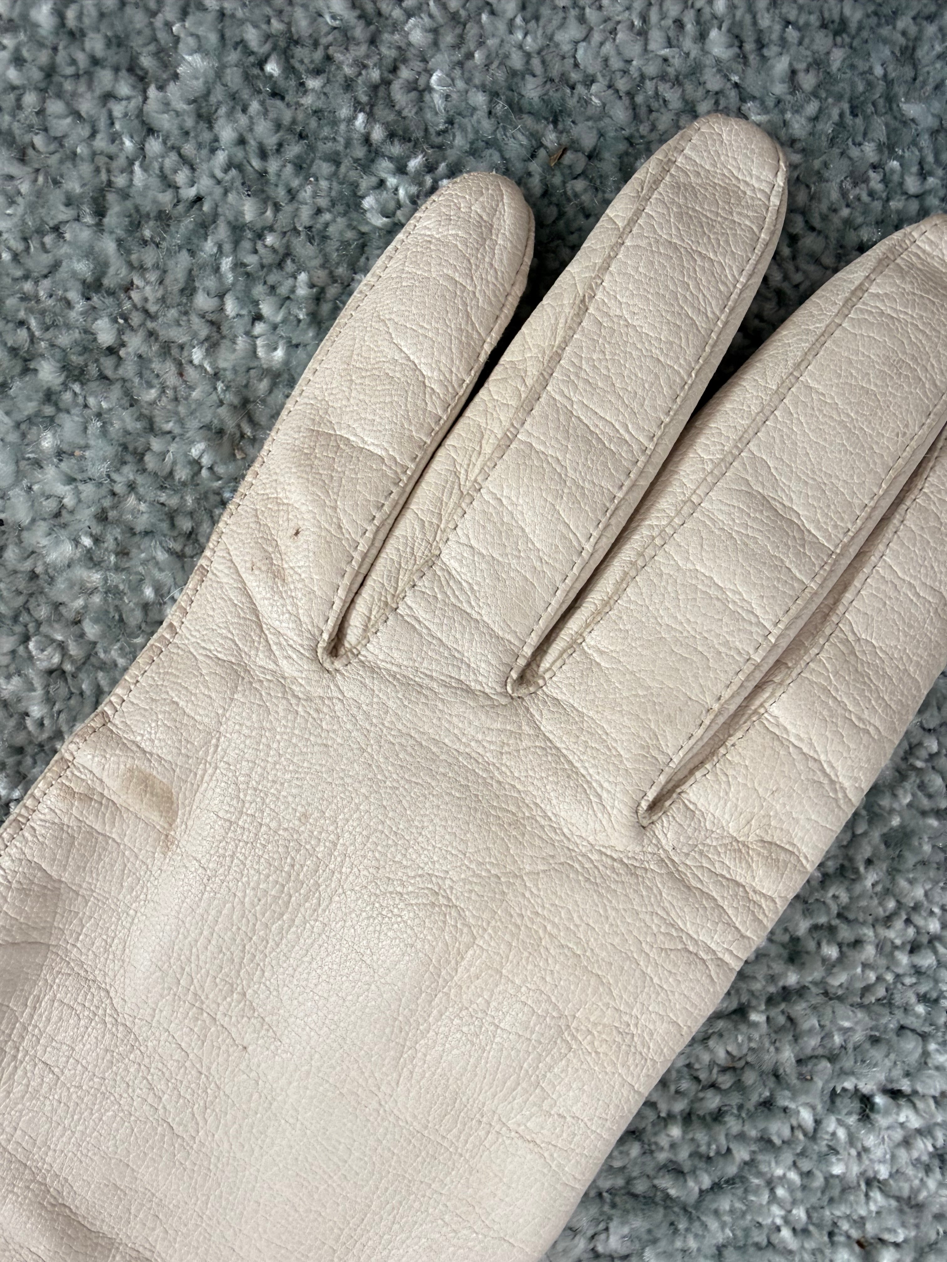 white vintage leather opera gloves ♡