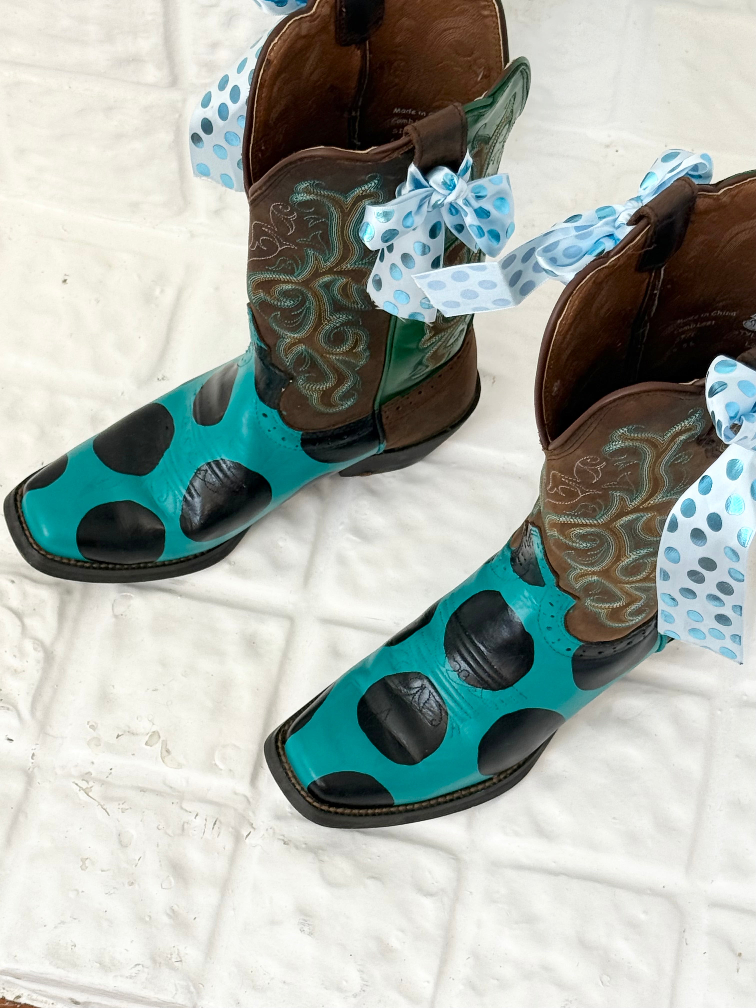 ✿ ⋆｡ hand painted polka dot cowboy boots ⋆｡✿ (size 7)