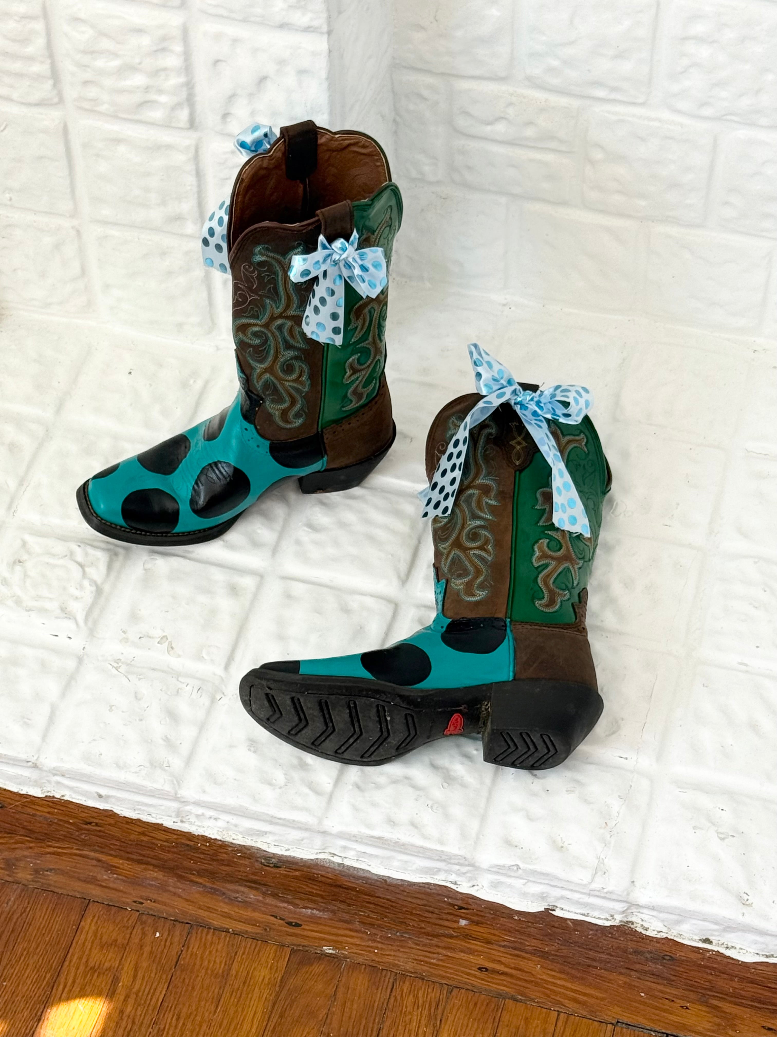 ✿ ⋆｡ hand painted polka dot cowboy boots ⋆｡✿ (size 7)