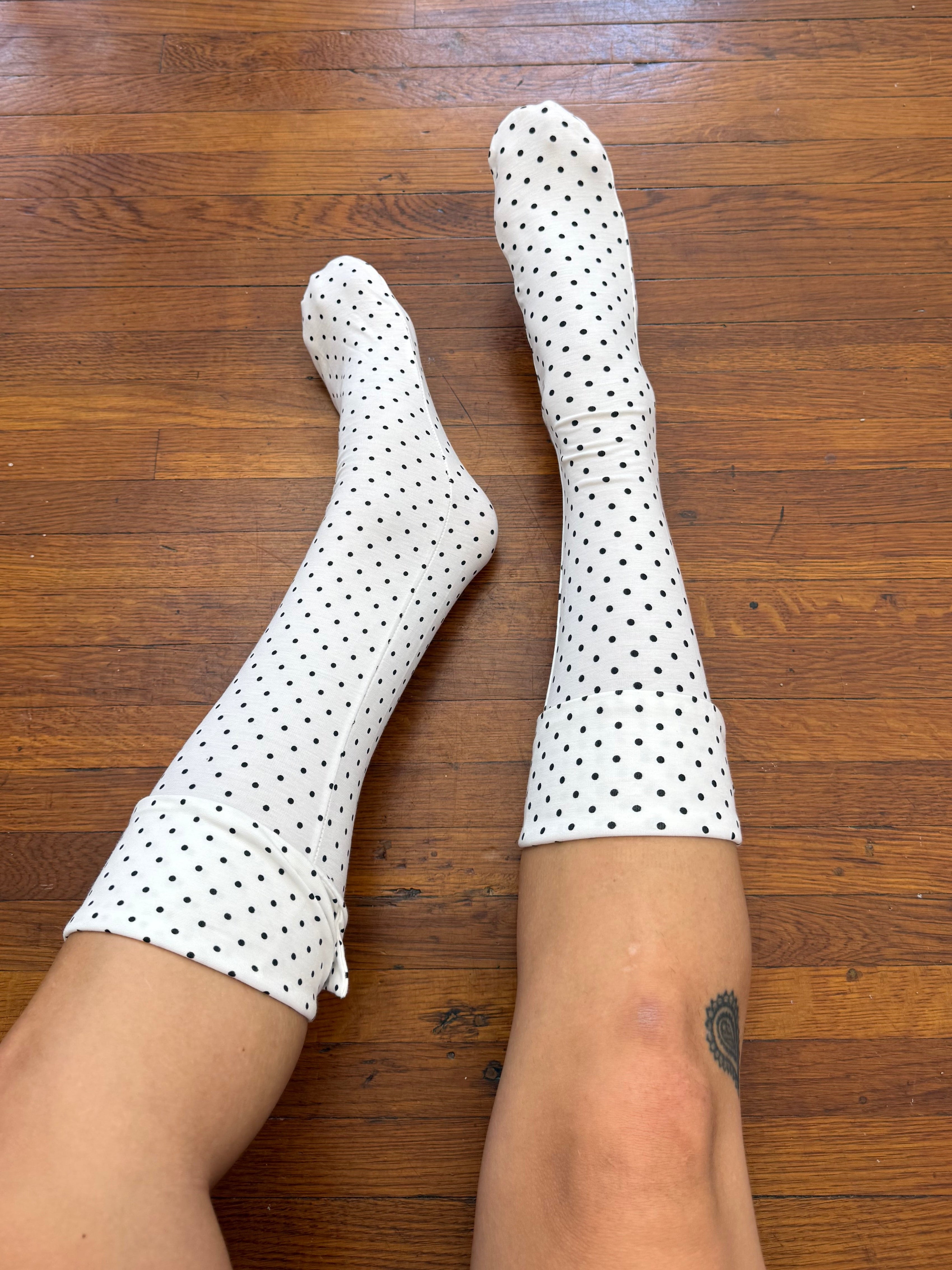 ✿ polka dot button cuff knee high socks •