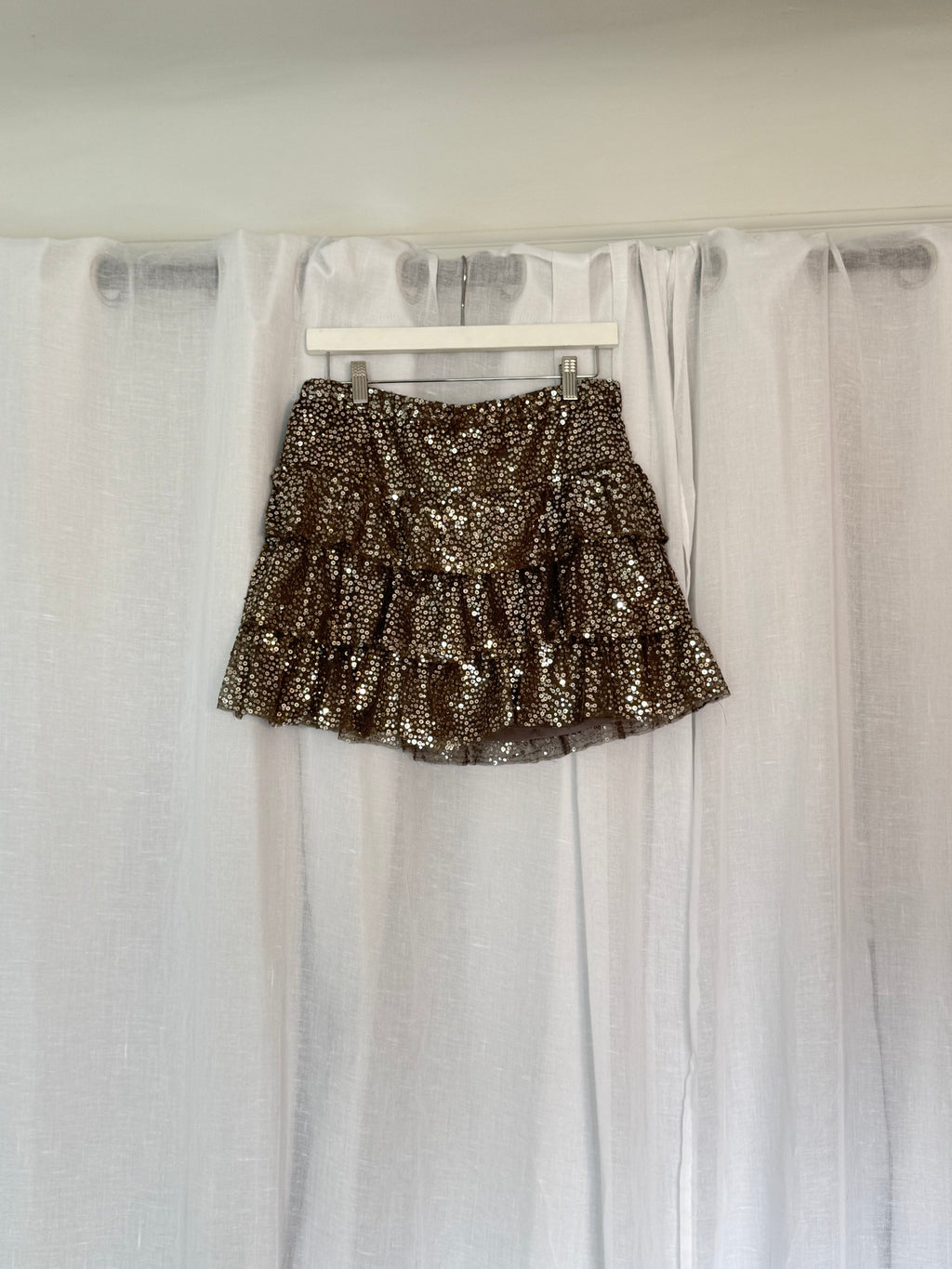 ✨ vintage express silver sequin ruffle mini skirt ✨