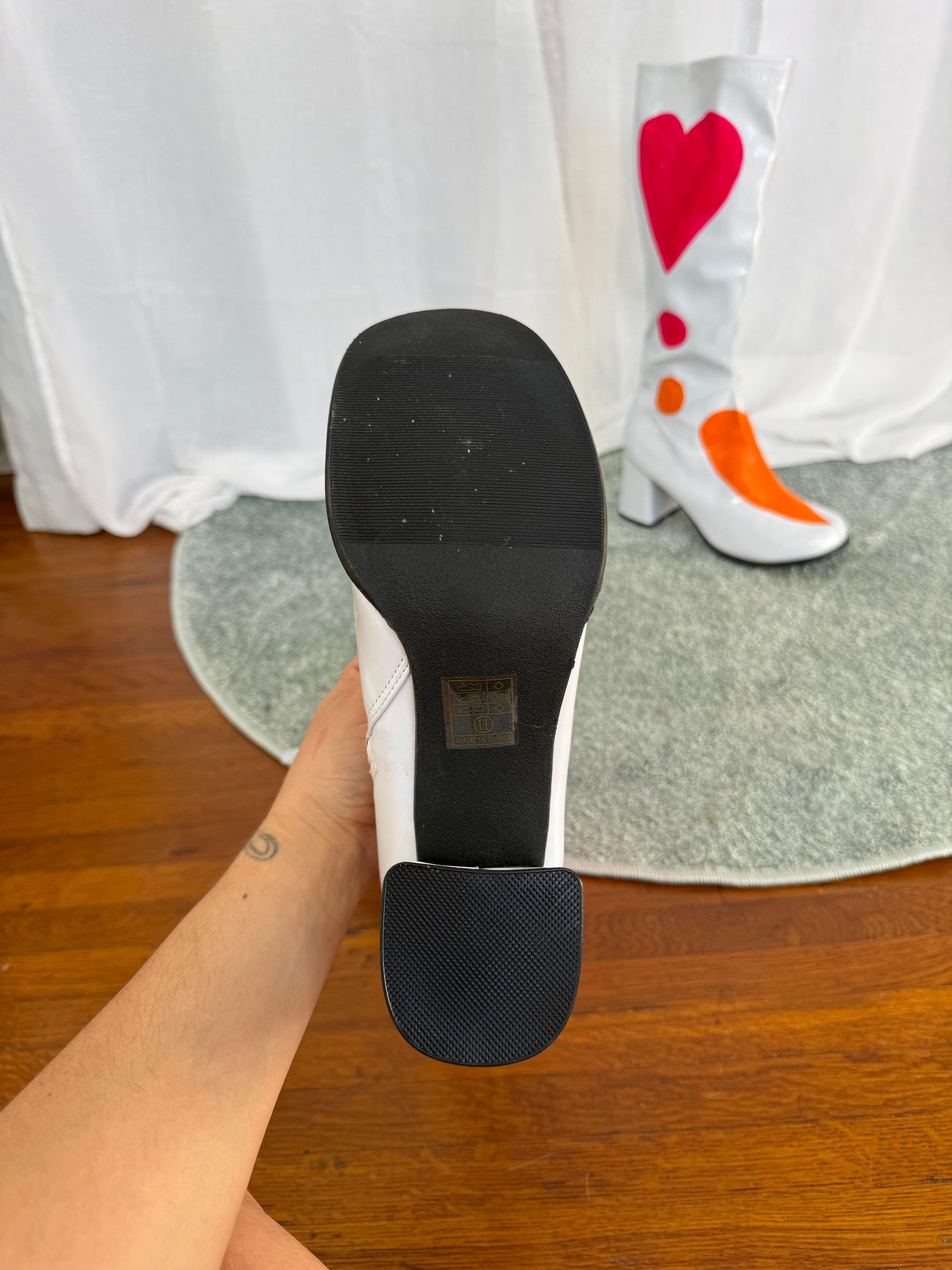 ⋆♡⋆ hand-painted heart go-go boots ⋆♡⋆ (size 11)