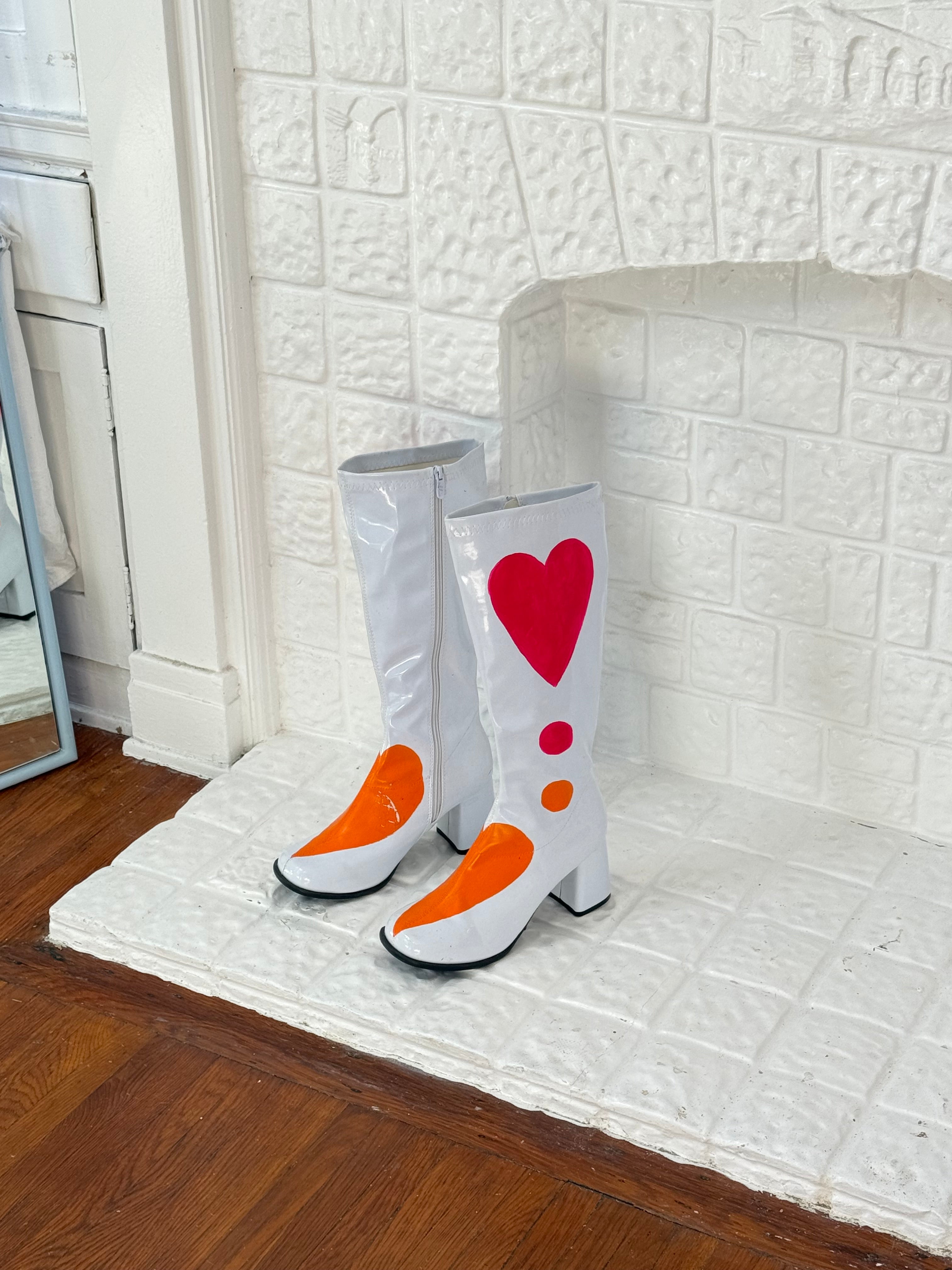 ⋆♡⋆ hand-painted heart go-go boots ⋆♡⋆ (size 11)