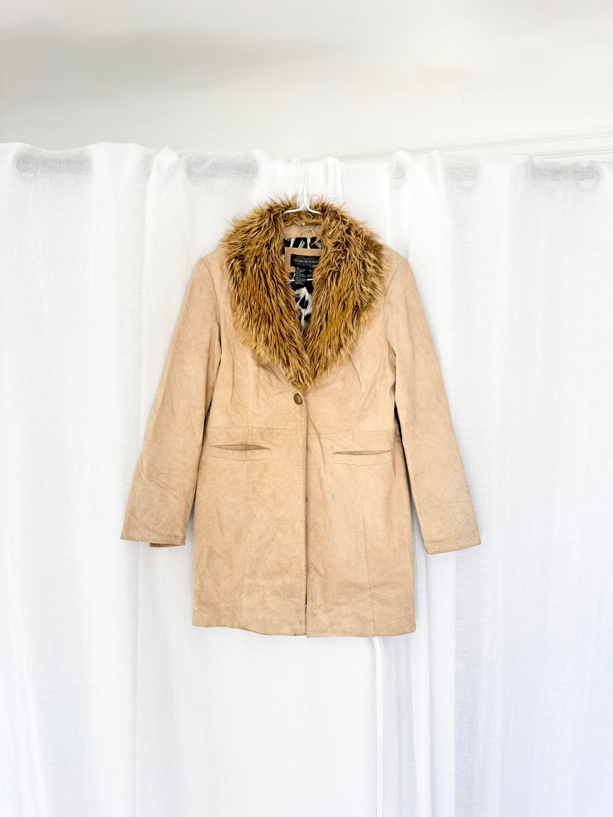 ✦ vintage Y2K genuine leather coat w/ faux fur collar