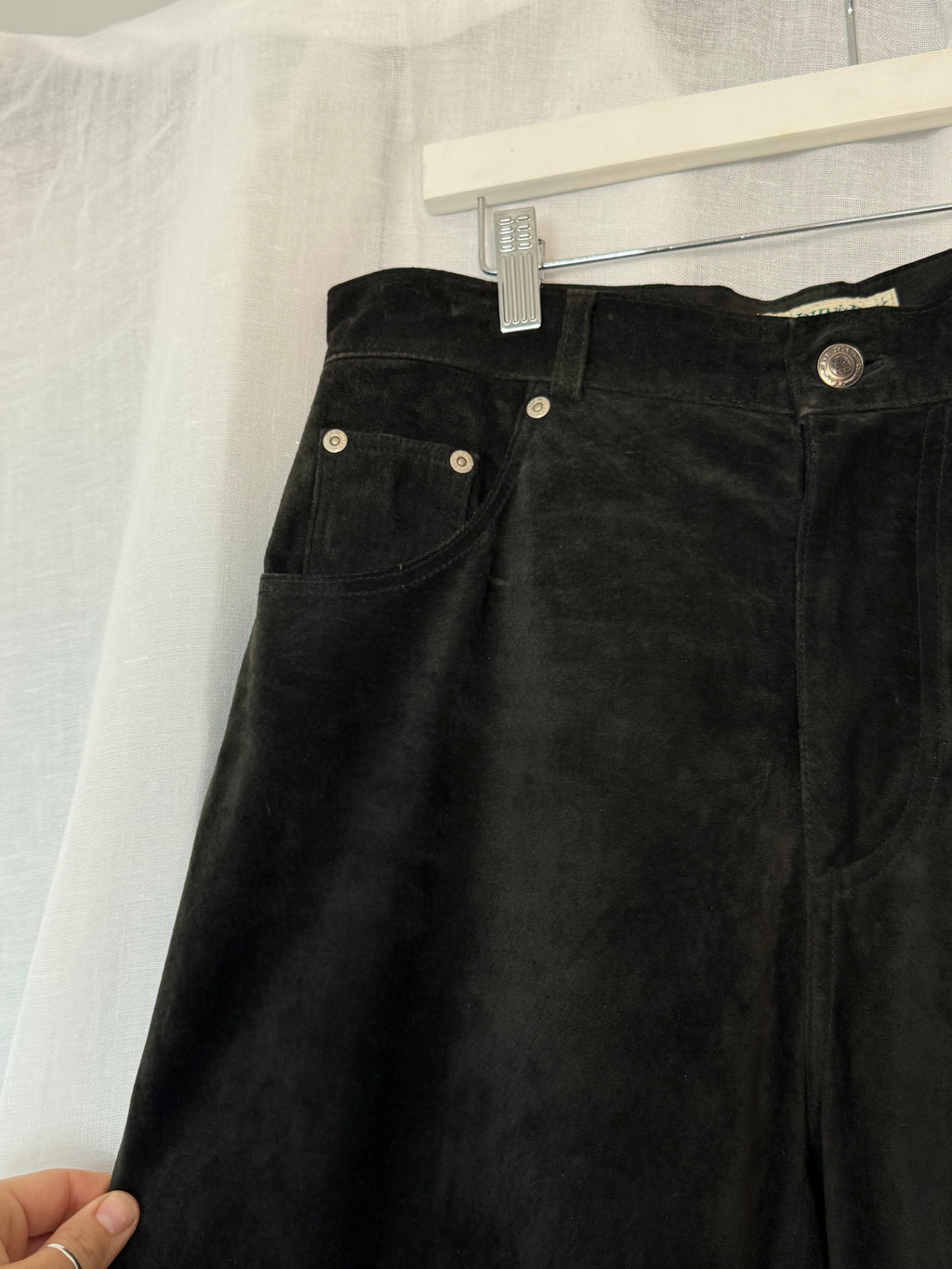 ✧ 90s black suede straight leg pants ✧