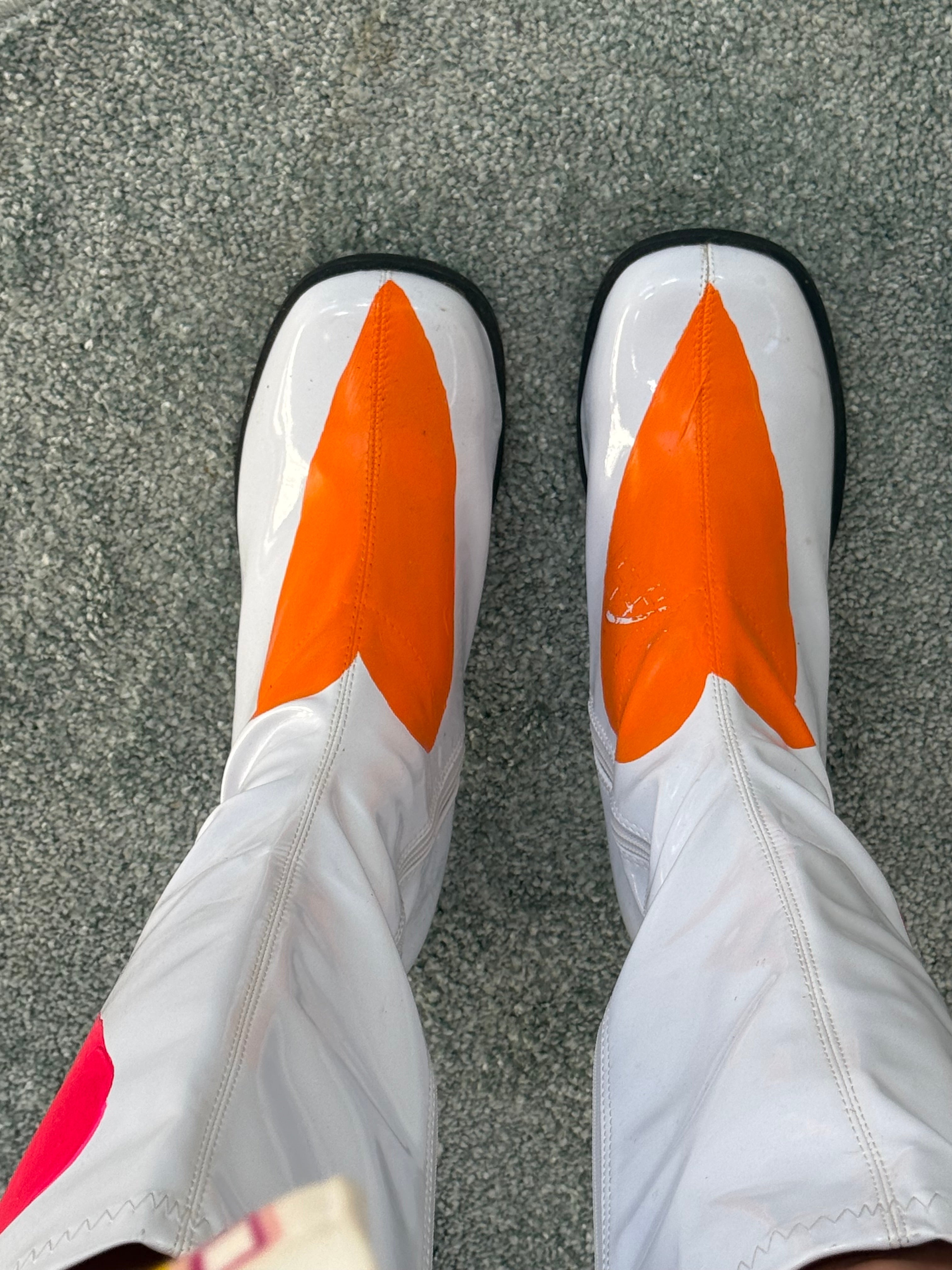 ⋆♡⋆ hand-painted heart go-go boots ⋆♡⋆ (size 11)