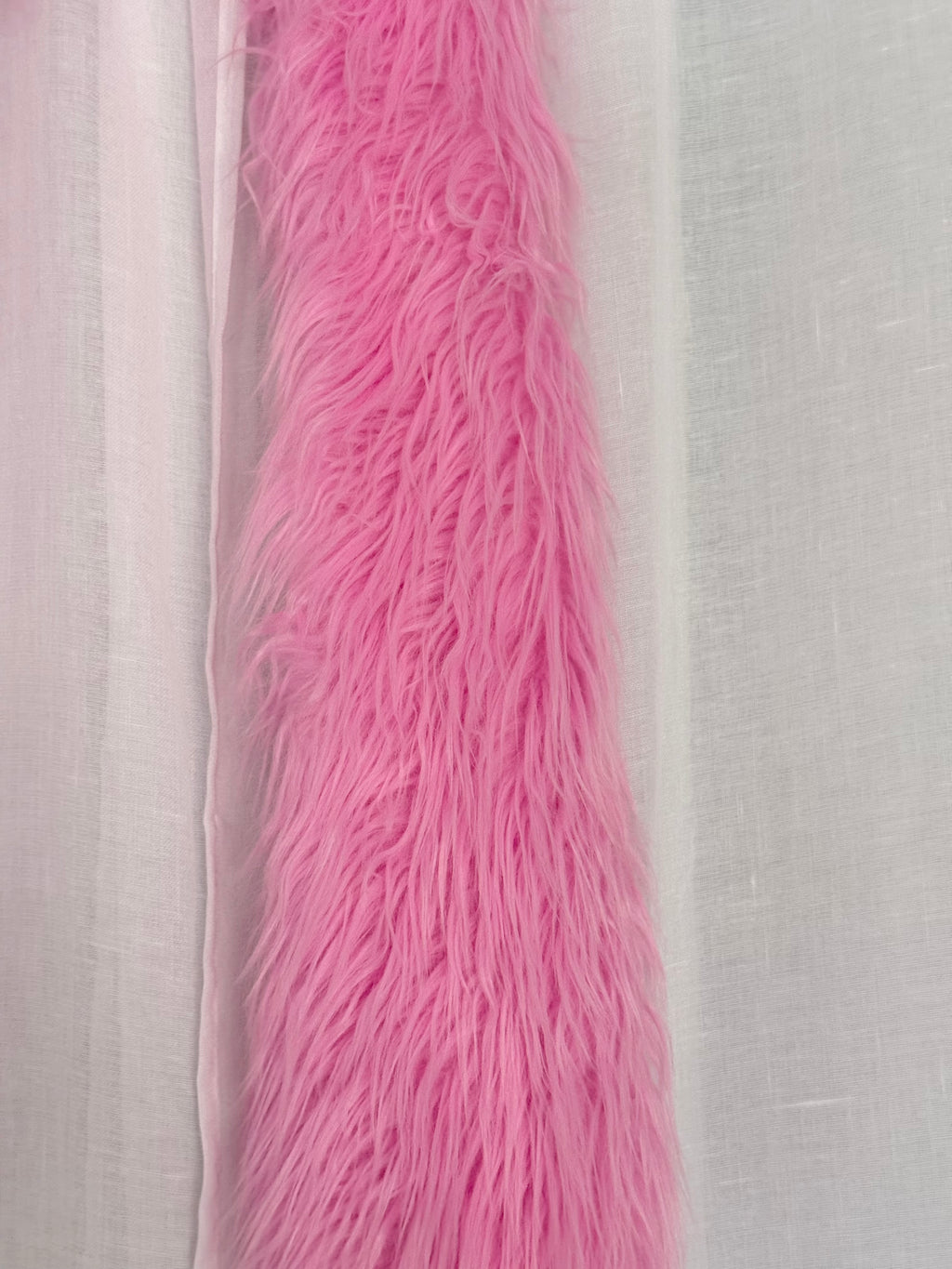 ˚｡⋆୨୧˚ hot pink faux fur scarf ˚୨୧⋆｡˚ ⋆