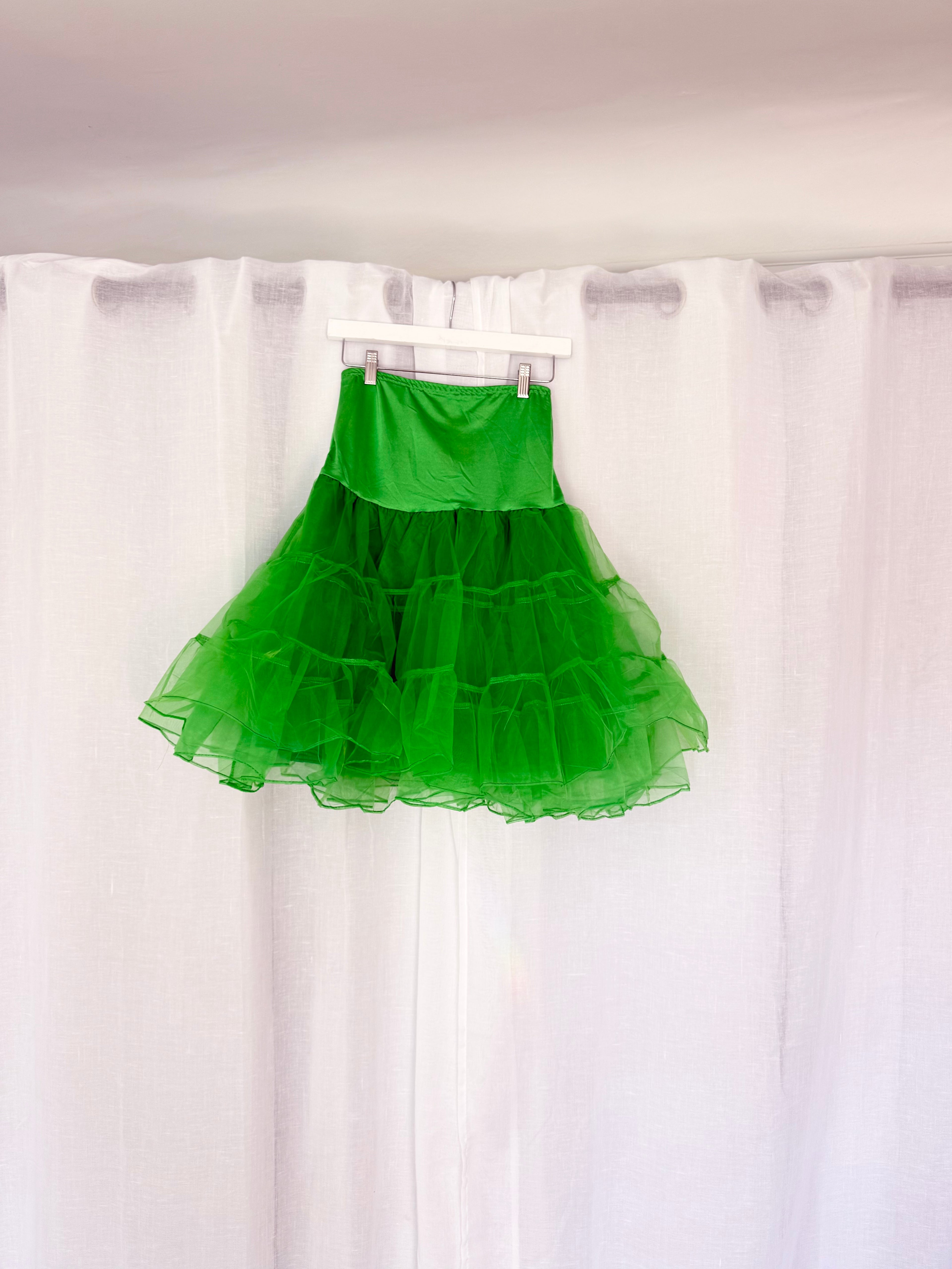 ✿ ⋆ 𓆩♡𓆪 bright green fairy tulle petticoat skirt 𓆩♡𓆪