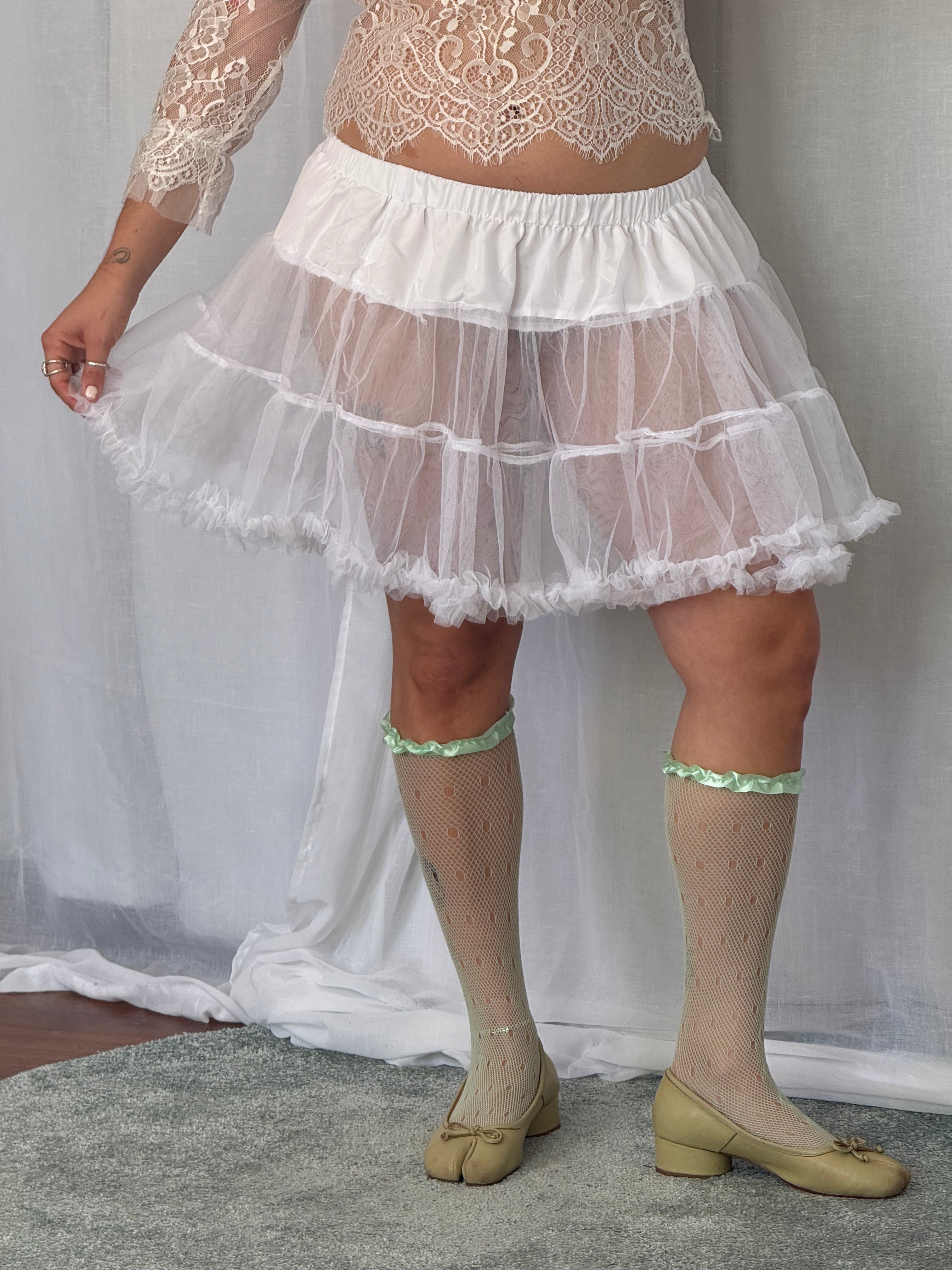 ✿ white sheer tulle ruffle mini skirt ⋆