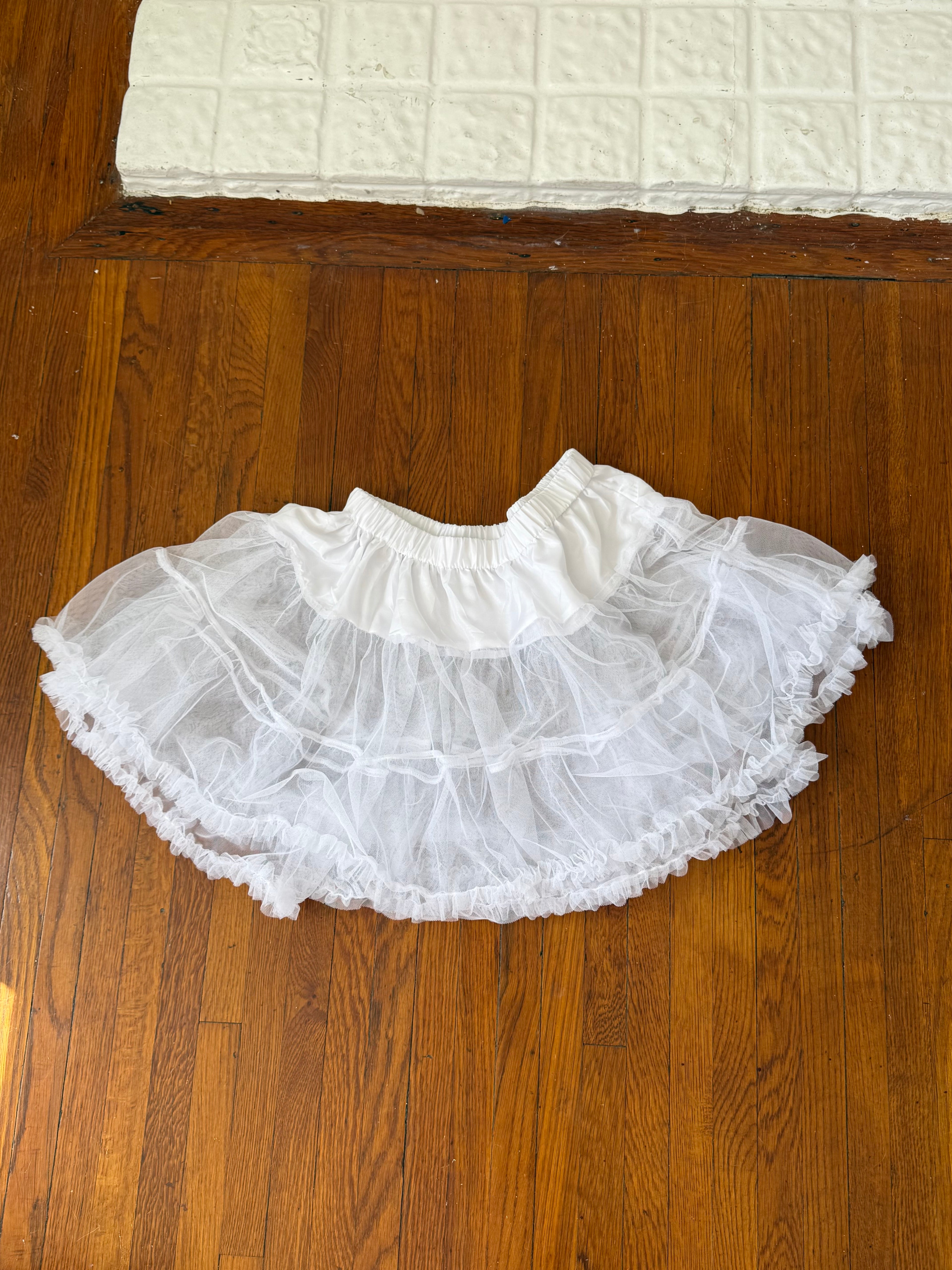 ✿ white sheer tulle ruffle mini skirt ⋆
