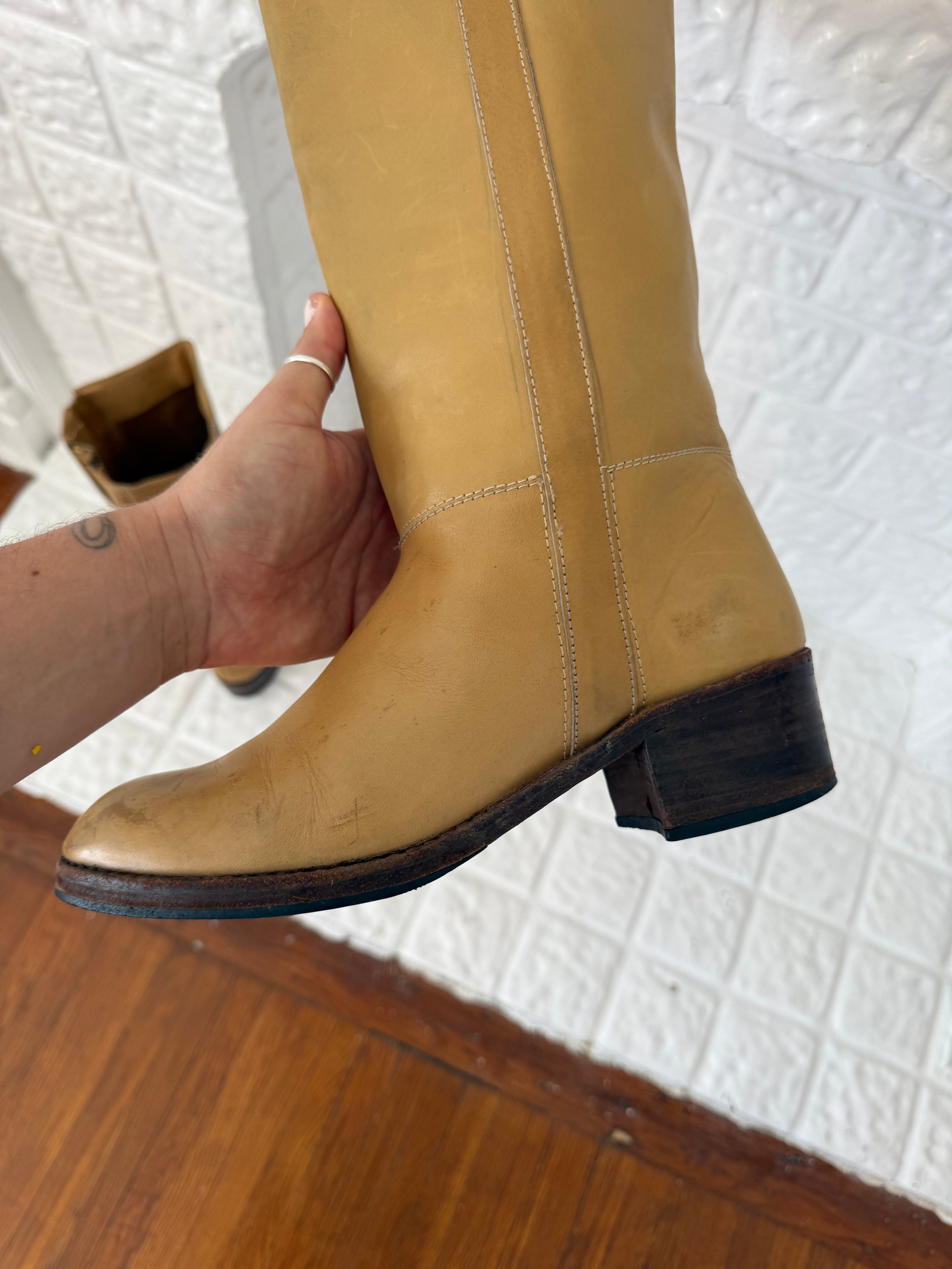 ✦ vintage tall leather riding boots