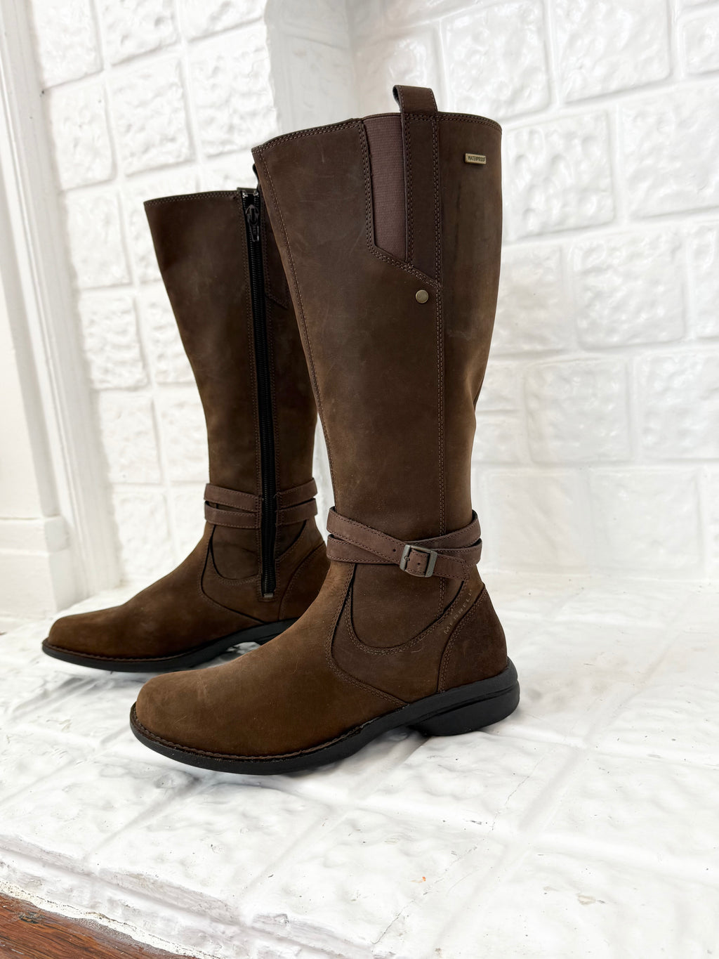 ✦ chunky brown leather riding boots