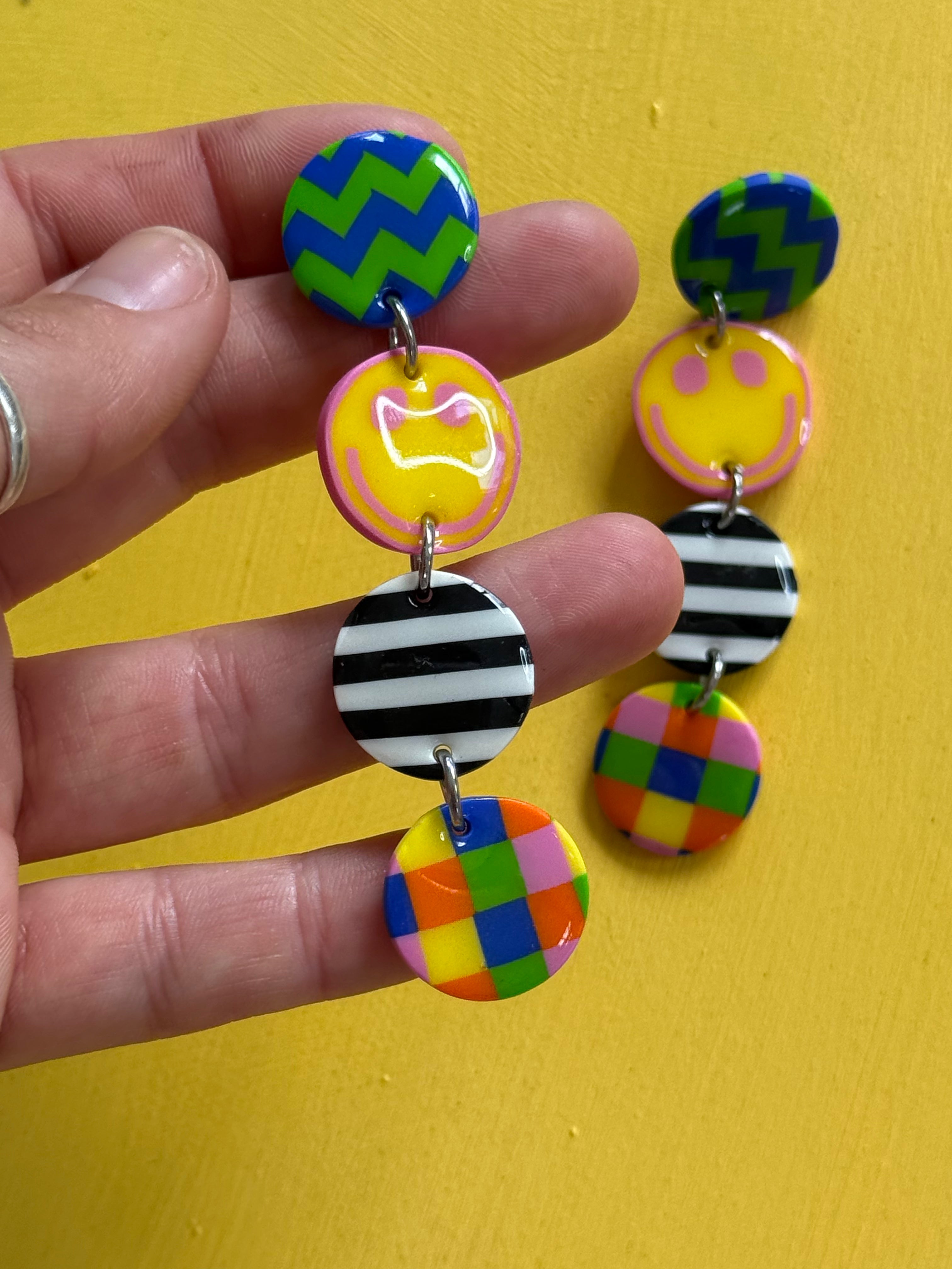✧ 𓆩☻𓆪 colorful smiley drop earrings