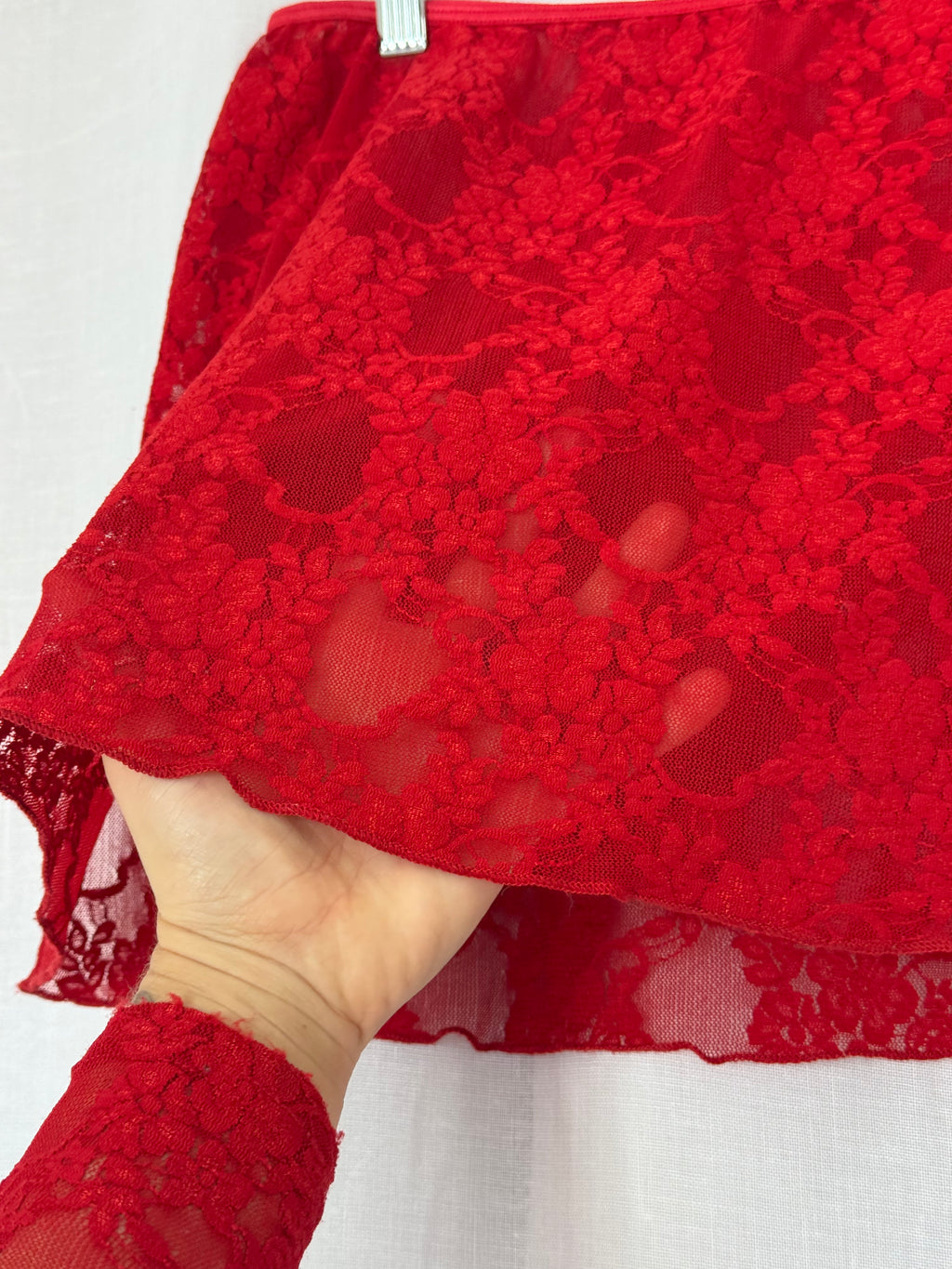 ✧ 𓆩♥︎𓆪 Los Angeles apparel red lace mini skirt