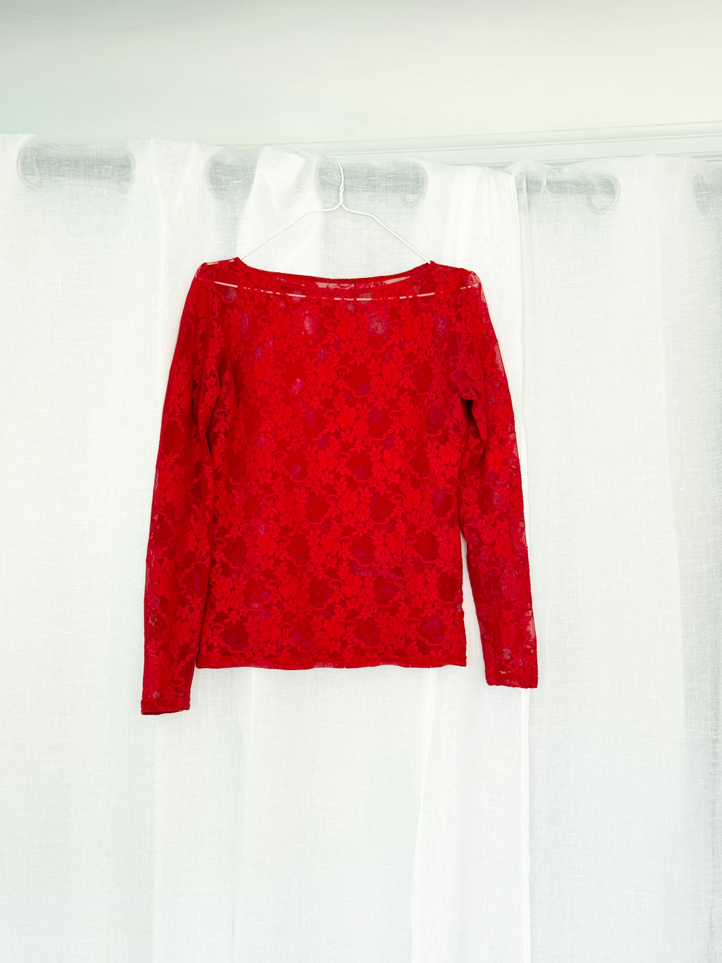 ✧ 𓆩♥︎𓆪Los Angeles Apparel red lace long sleeve top