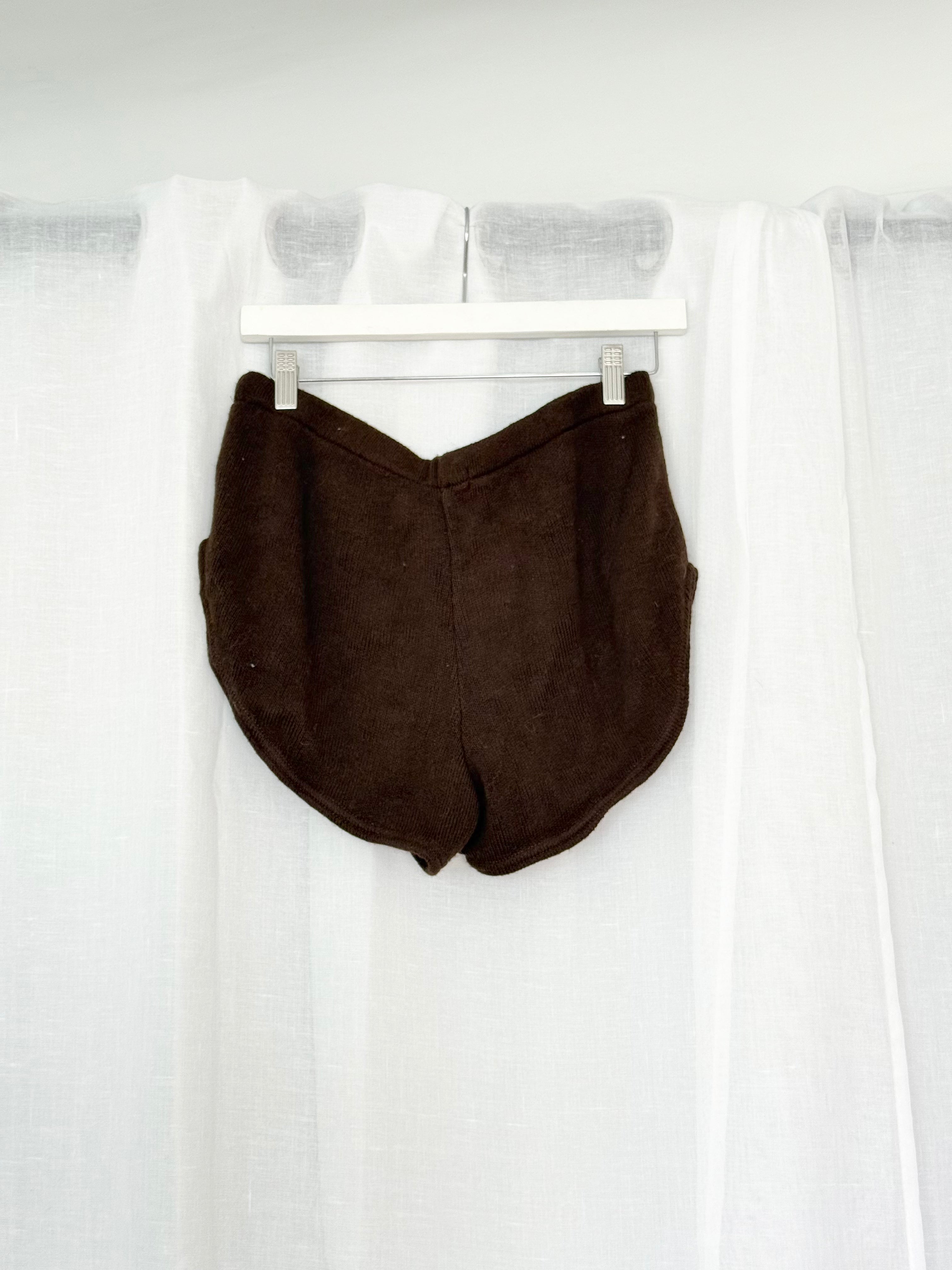 ⋆𓆩♡𓆪 brown knit mini shorts