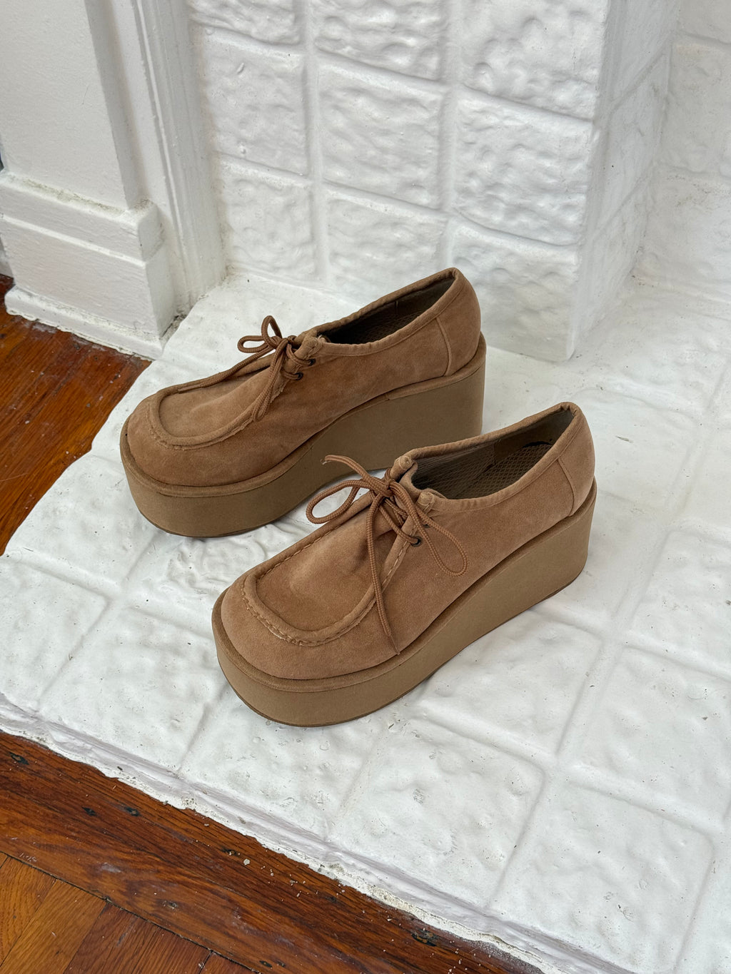 ✿ y2k suede platform lace up shoes (size 9.5)