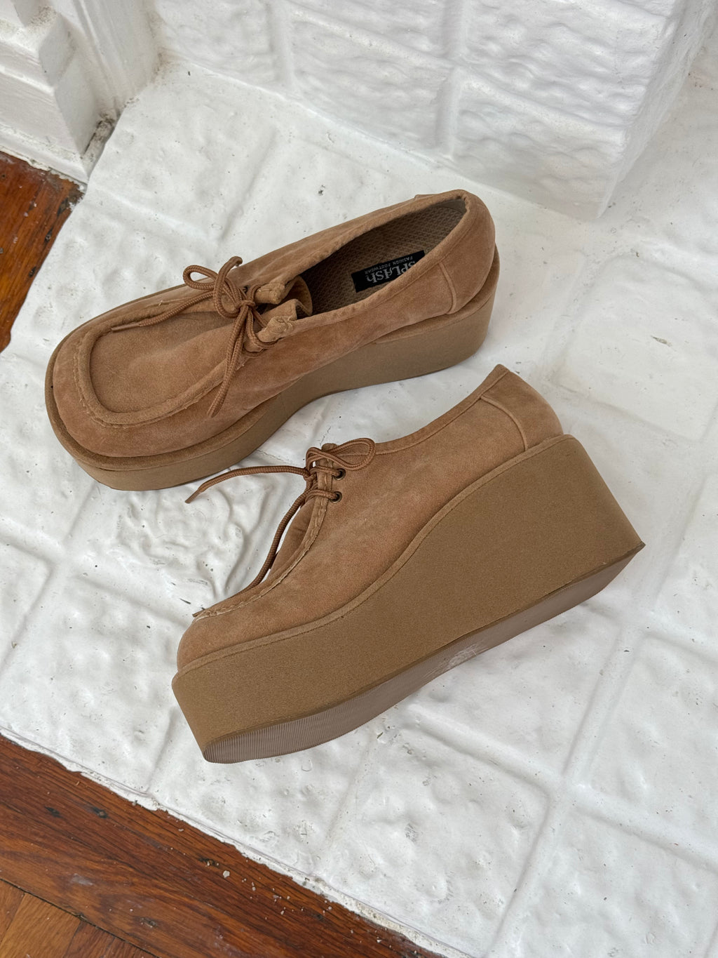 ✿ y2k suede platform lace up shoes (size 9.5)