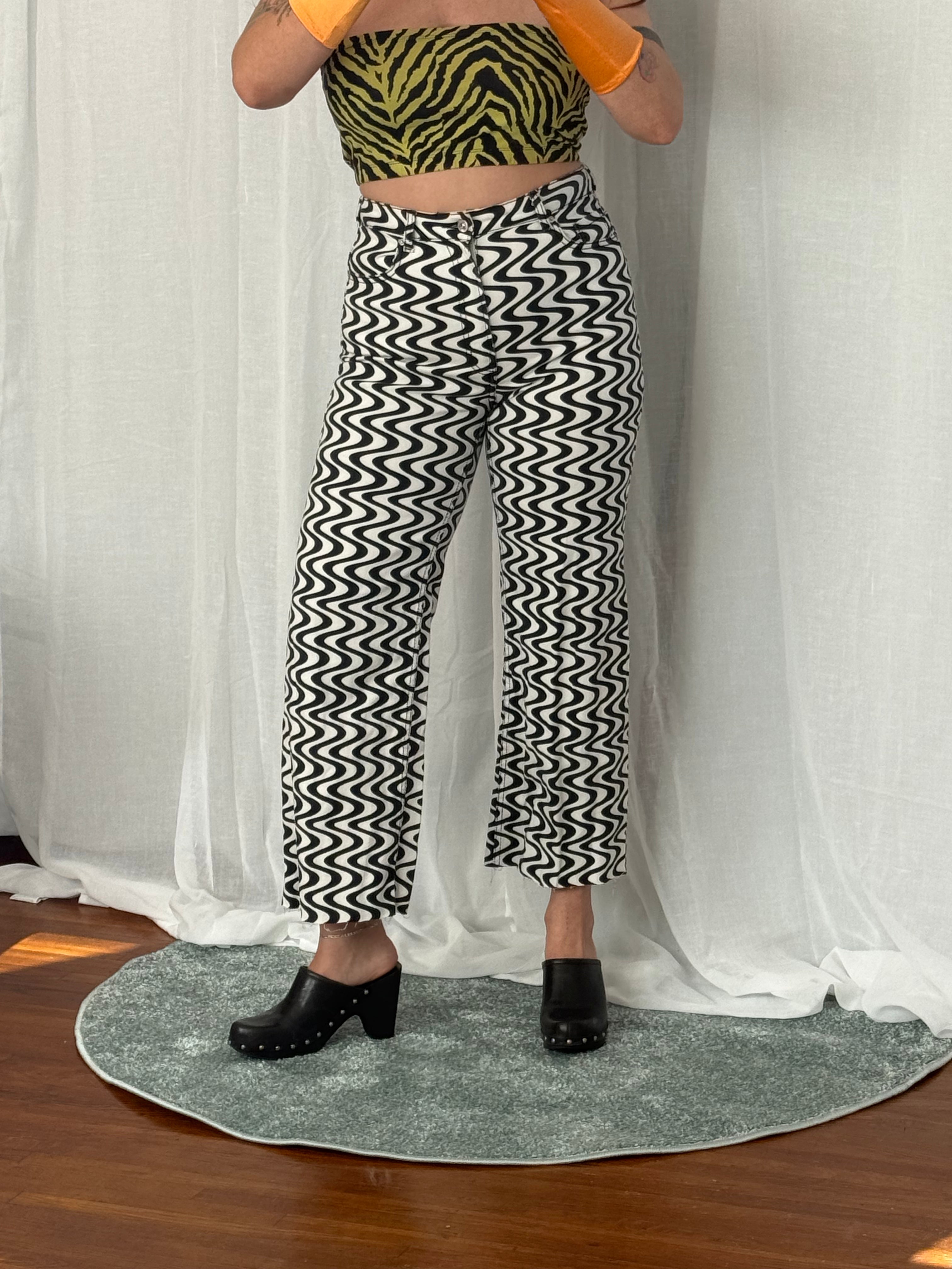 squiggly straight leg pants