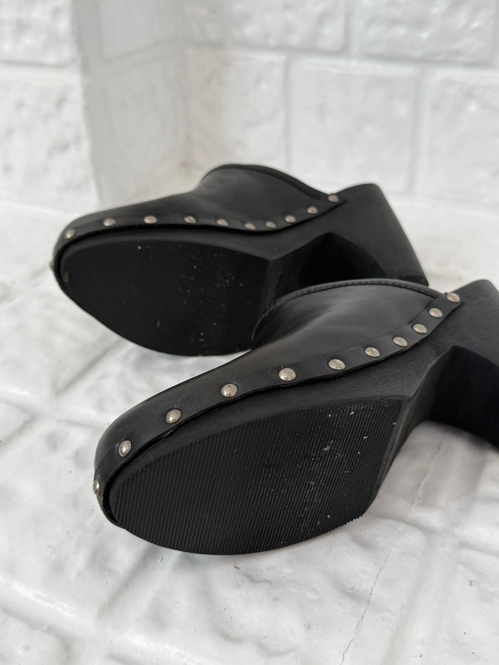 ♡ black wooden clog mules ♡