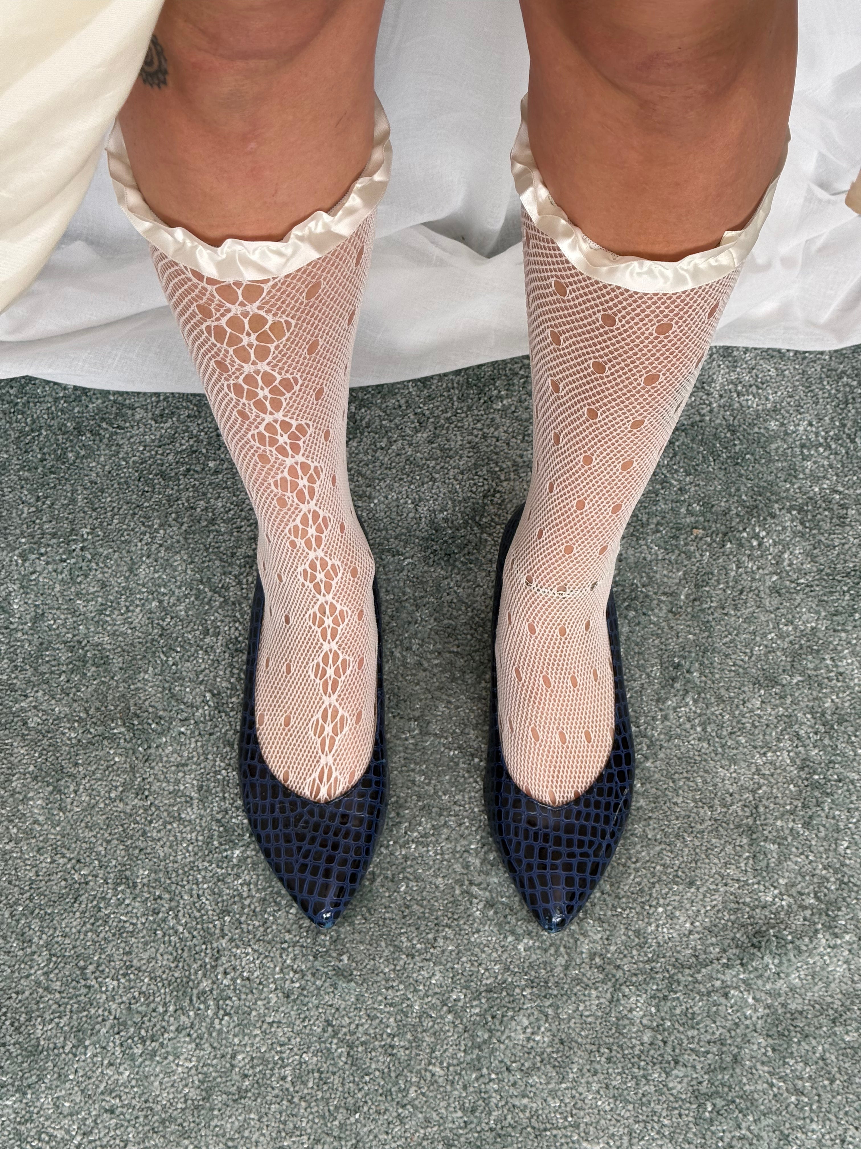 ✿ ruffled lace knee socks ✿