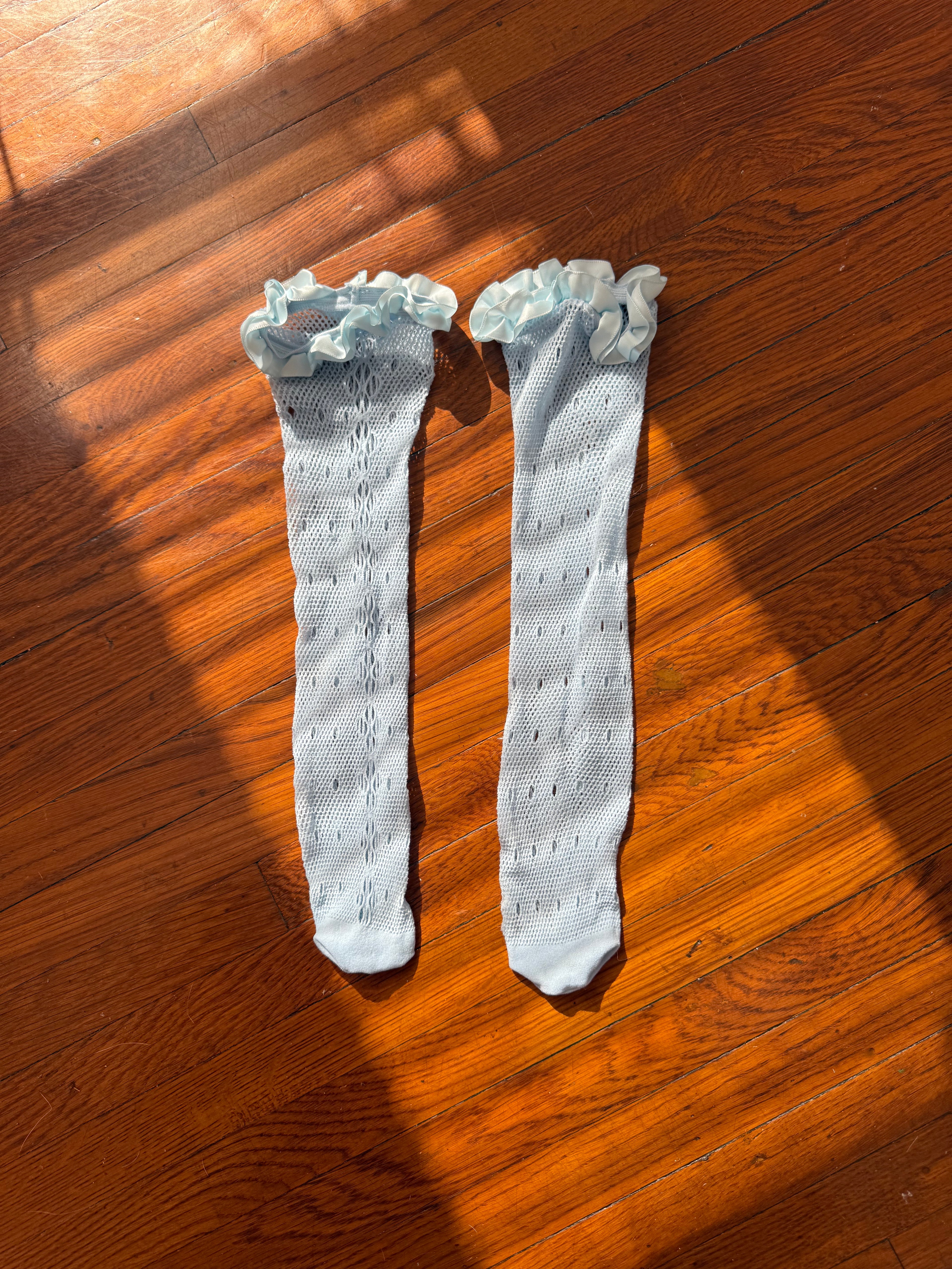 ✿ ruffled lace knee socks ✿