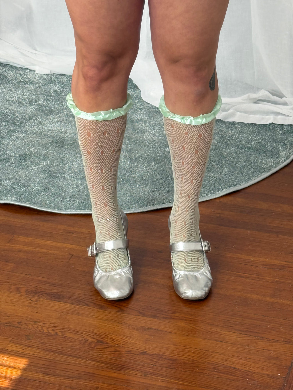 ✿ ruffled lace knee socks ✿