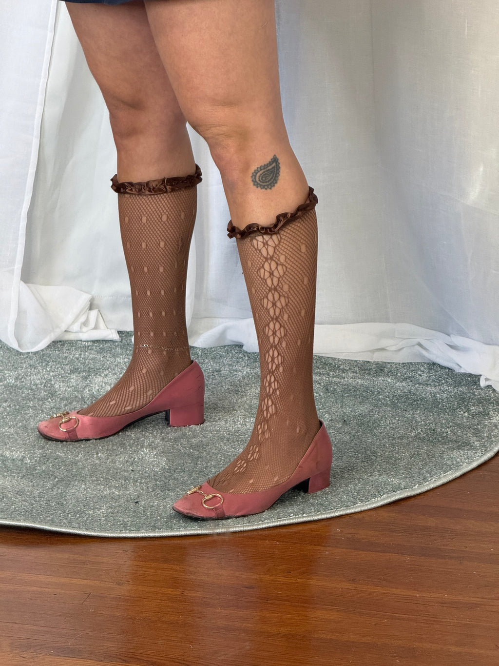 ✿ ruffled lace knee socks ✿
