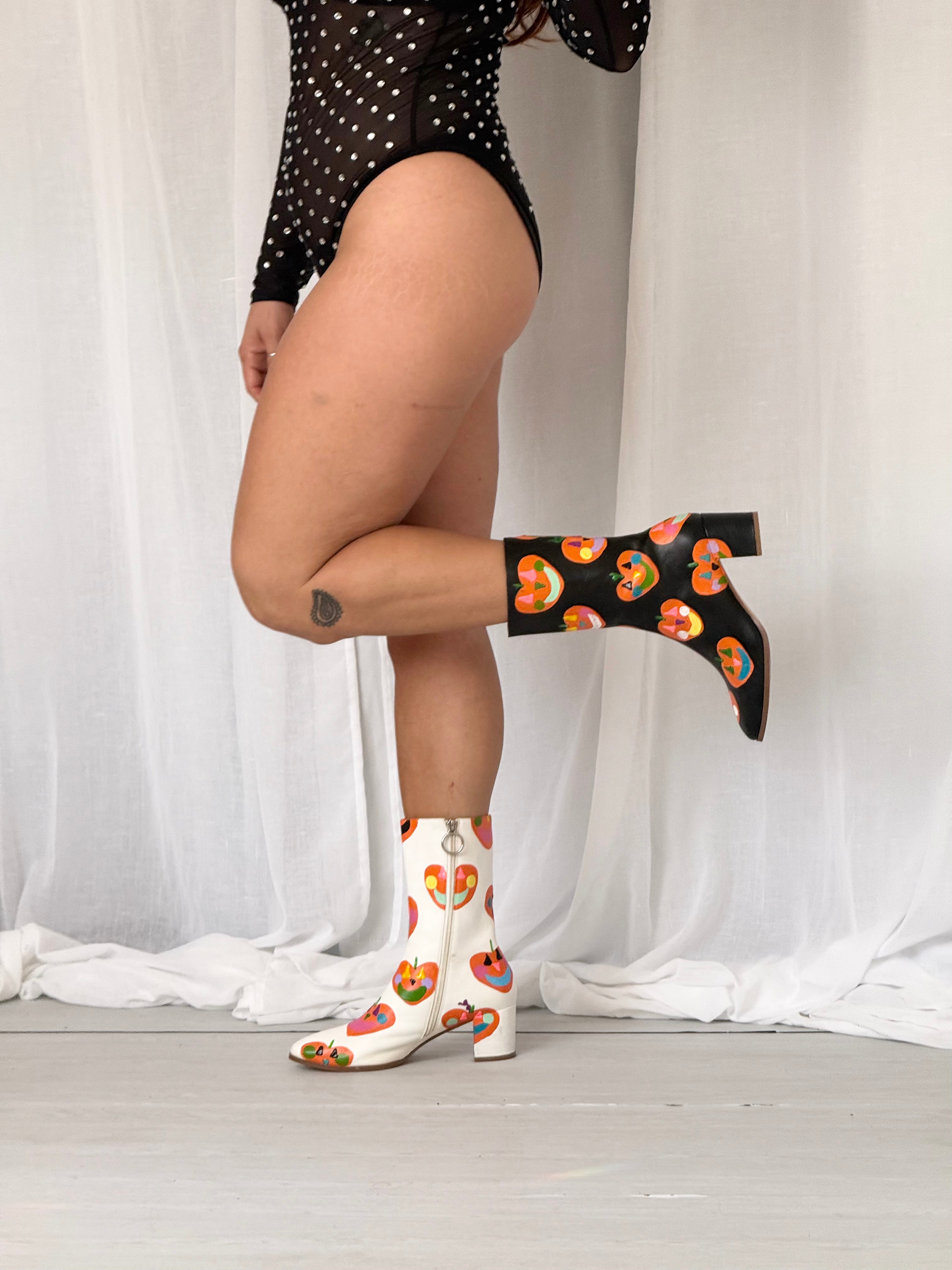 one of one hand painted pumpkin boots ✧ (size 8.5)