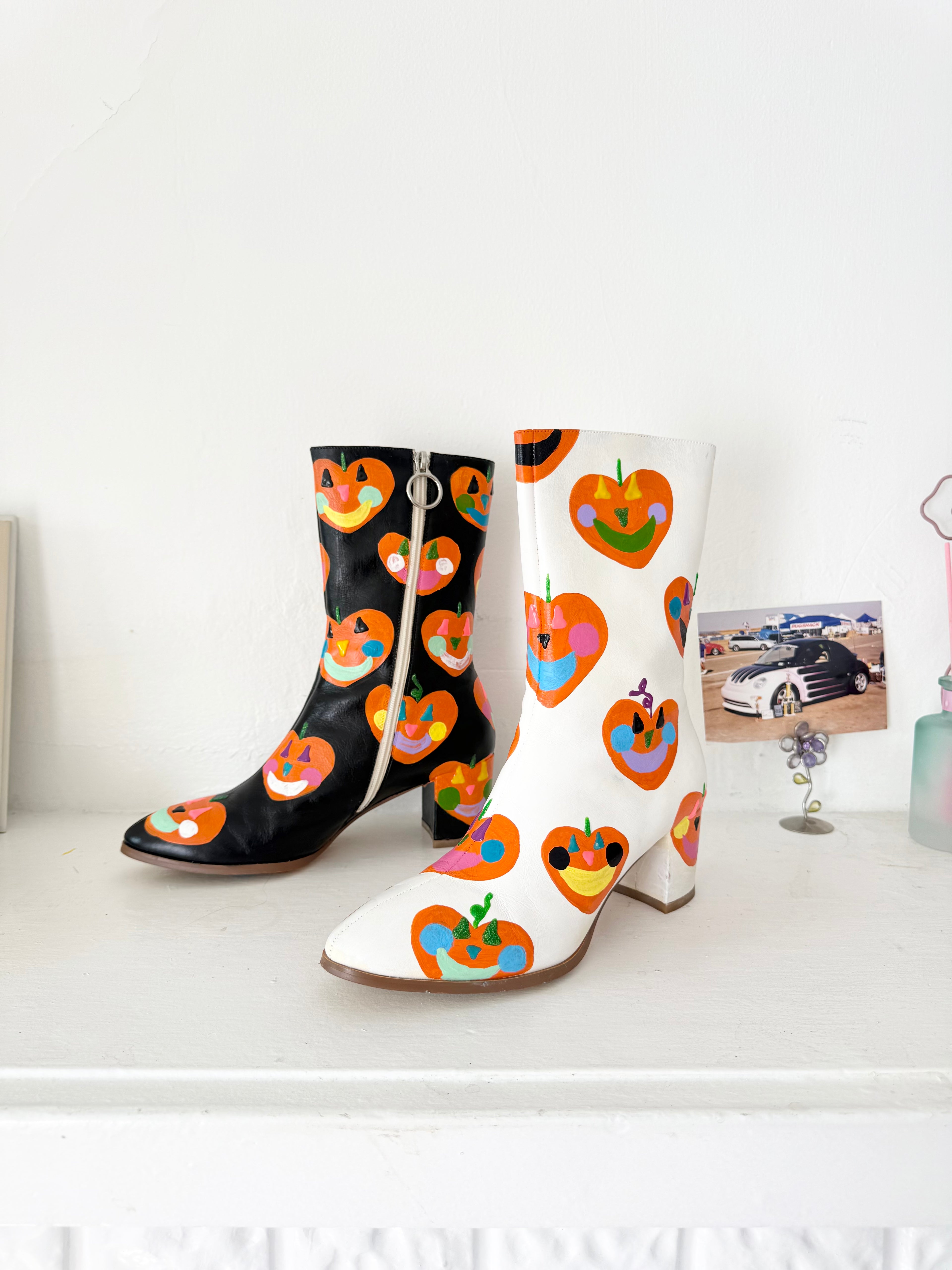 one of one hand painted pumpkin boots ✧ (size 8.5)